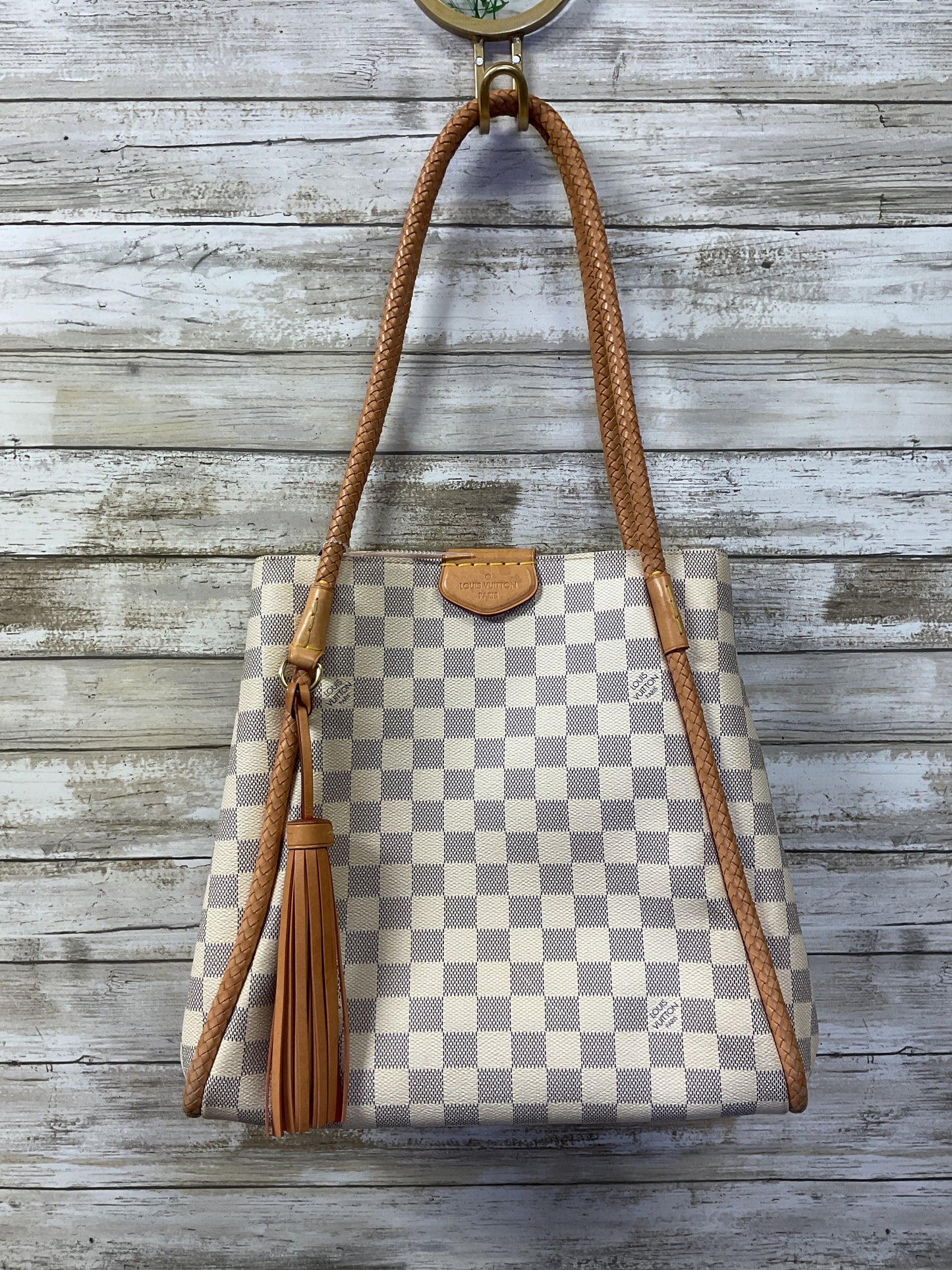 Handbag Luxury Designer By Louis Vuitton In Grey & White, Size:Medium