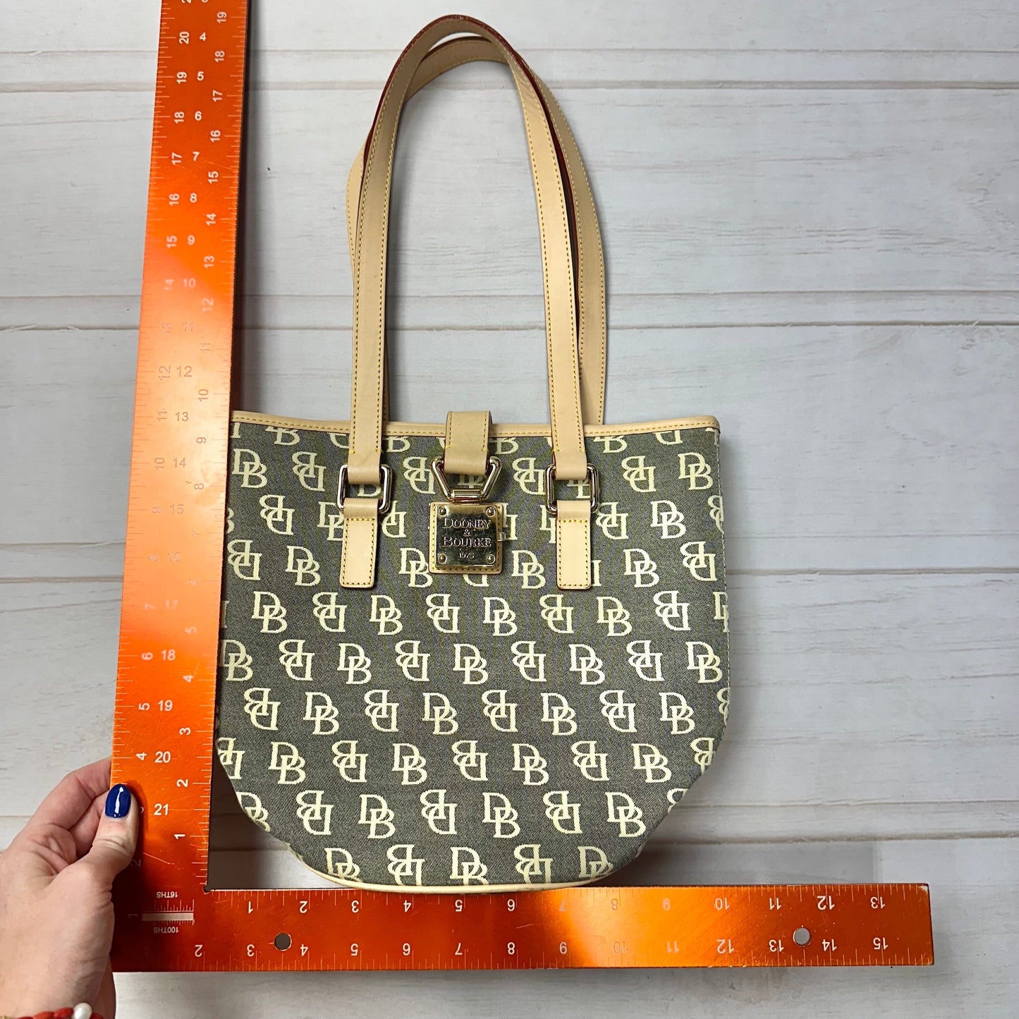 Handbag Designer By Dooney And Bourke, Size: Medium