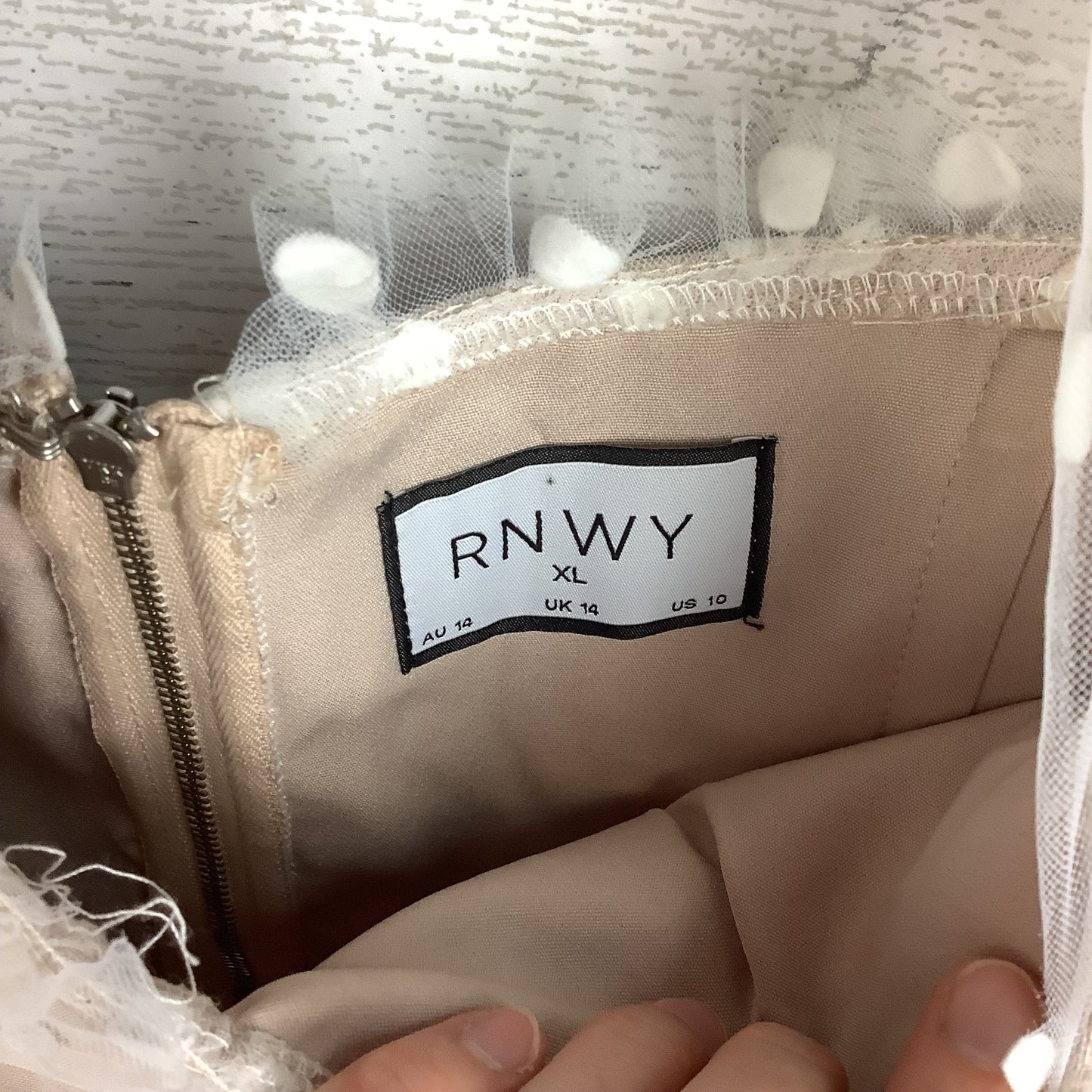 Top Long Sleeve By Clothes Mentor In White, Size: Xl (US 10)