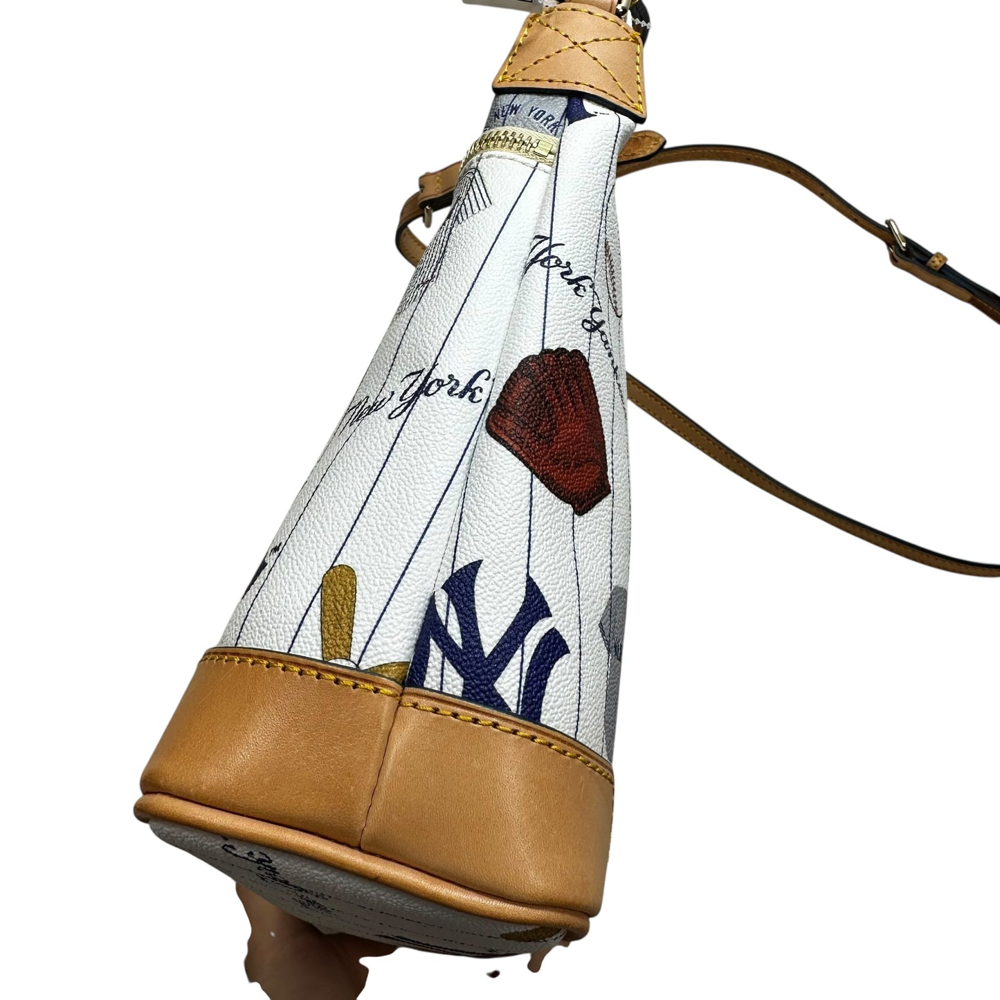 New York Yankees baseball Crossbody Designer By Dooney And Bourke, Size: Medium