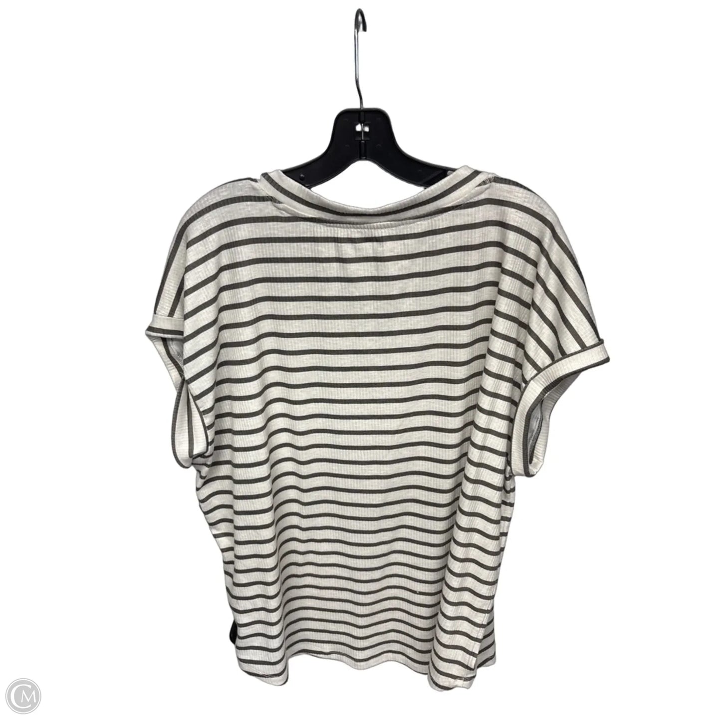 Top Short Sleeve By Maurices In Cream & Green, Size: Xl