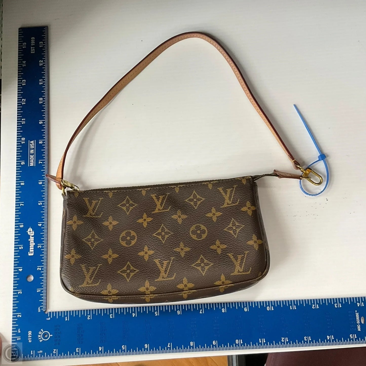 Handbag Luxury Designer By Louis Vuitton, Size: Small