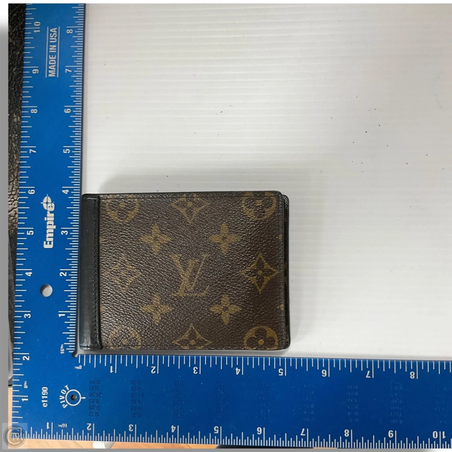 Wallet Luxury Designer By Louis Vuitton, Size: Medium