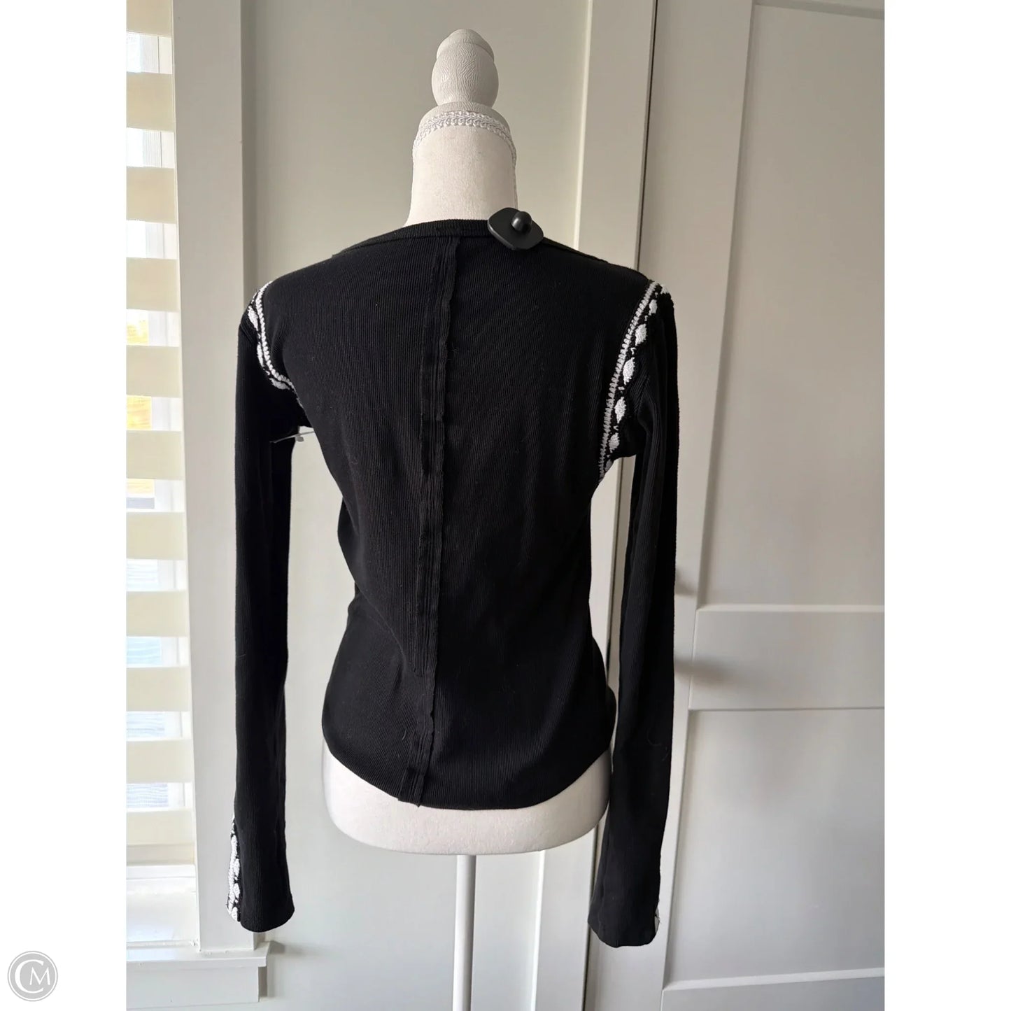 Top Long Sleeve By Free People In Black, Size: M