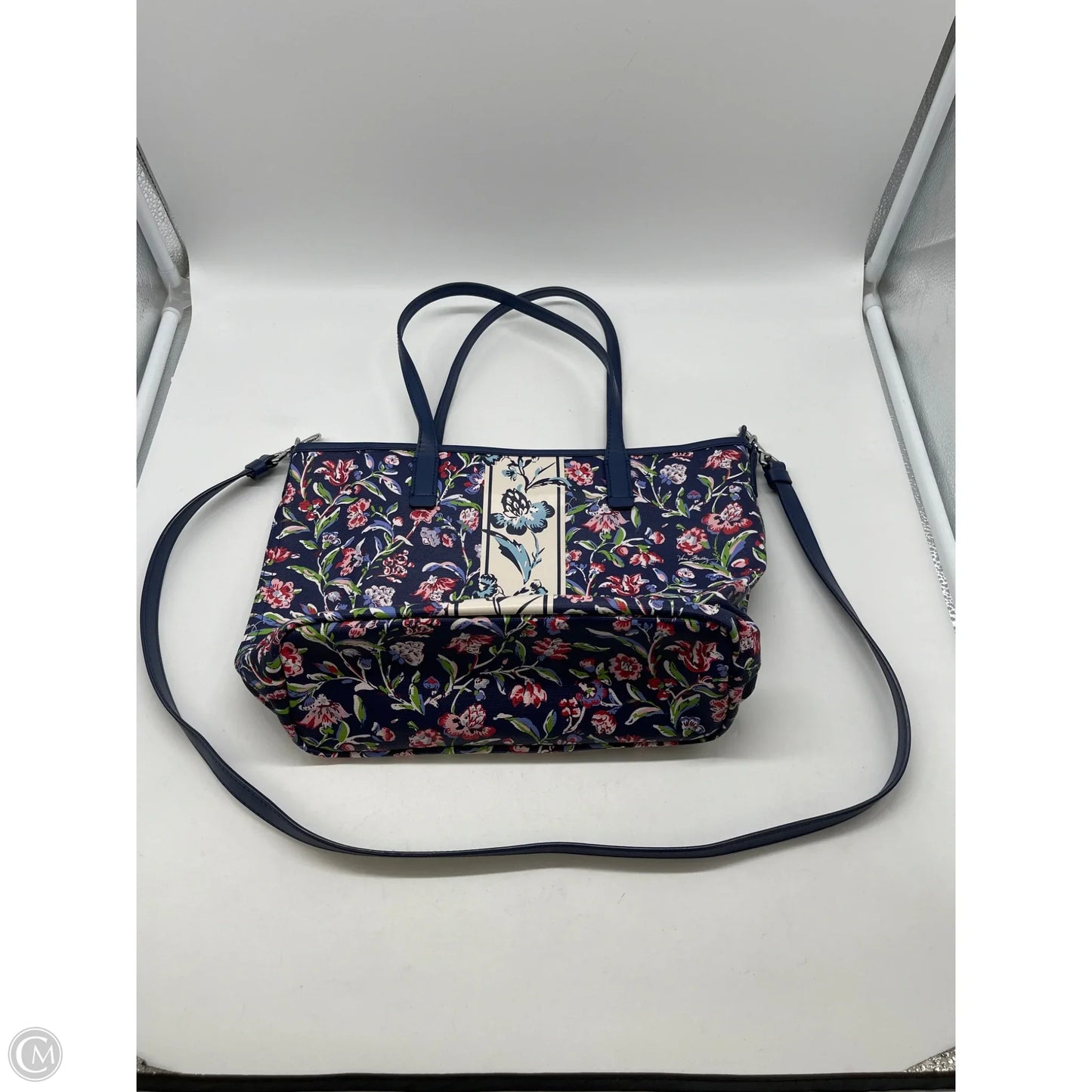 Handbag By Vera Bradley, Size: Small