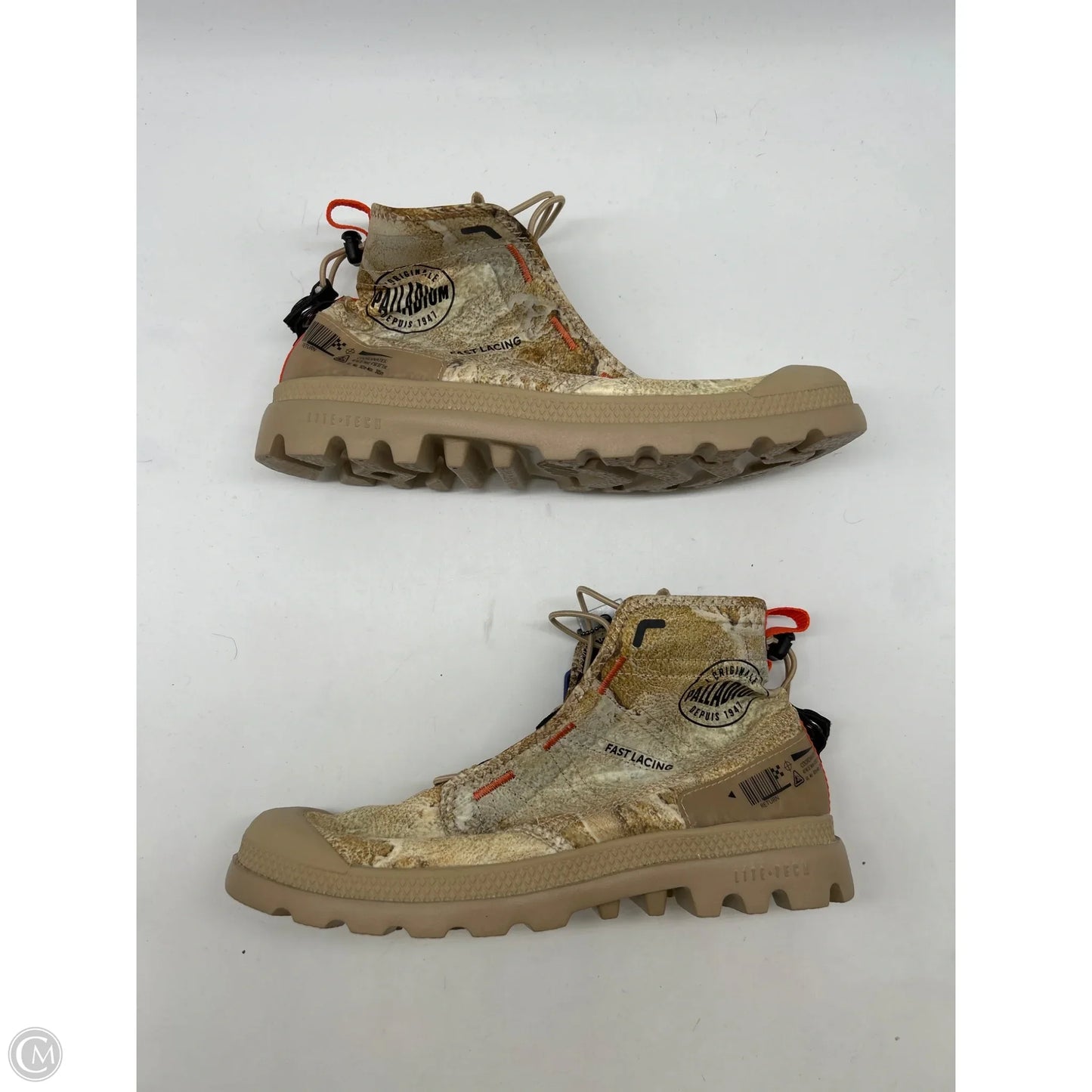 Shoes Sneakers By Clothes Mentor In Green, Size: 9.5