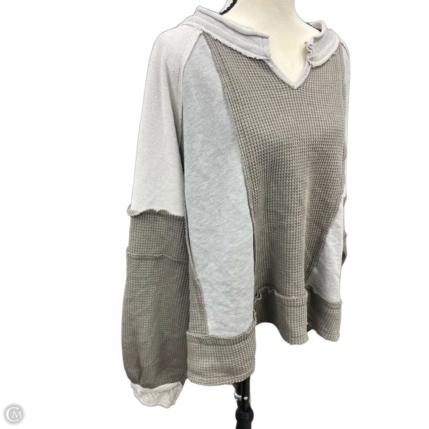 Top Long Sleeve By Pol In Grey, Size: M