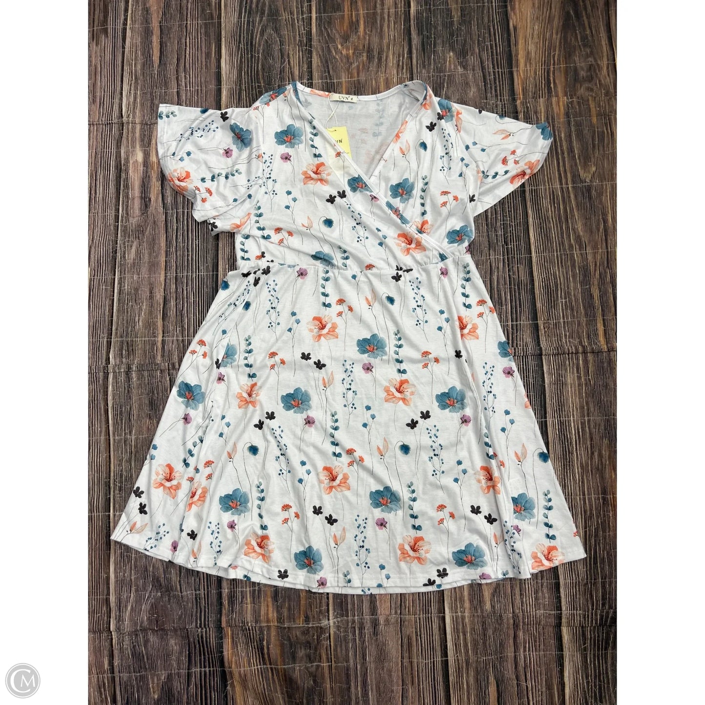 Dress Casual Short By Clothes Mentor In White, Size: Xl