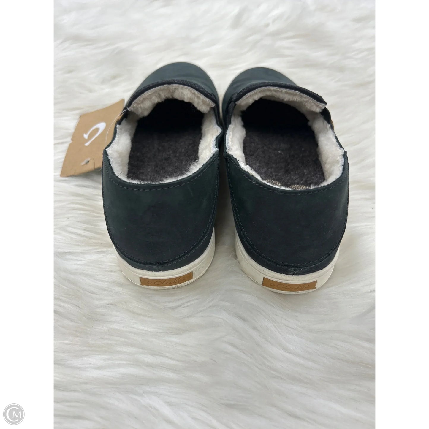 Shoes Sneakers By Olukai In Black, Size: 6