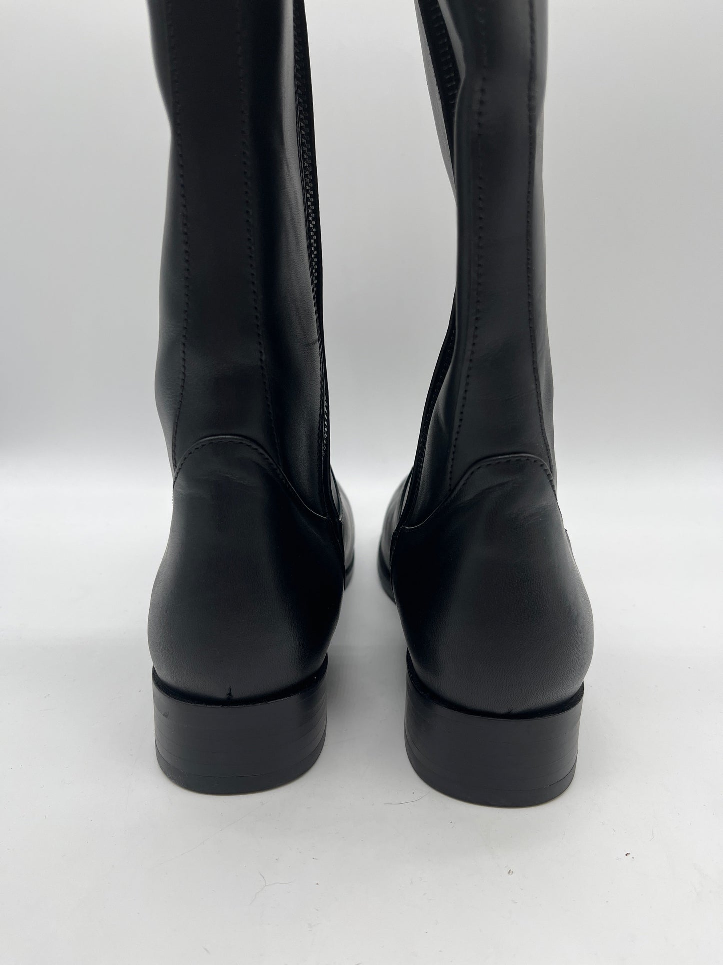 Boots Knee Flats By Clothes Mentor In Black, Size: 9