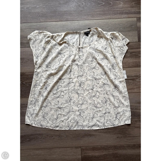 Top Short Sleeve By Torrid In Cream, Size: 2x