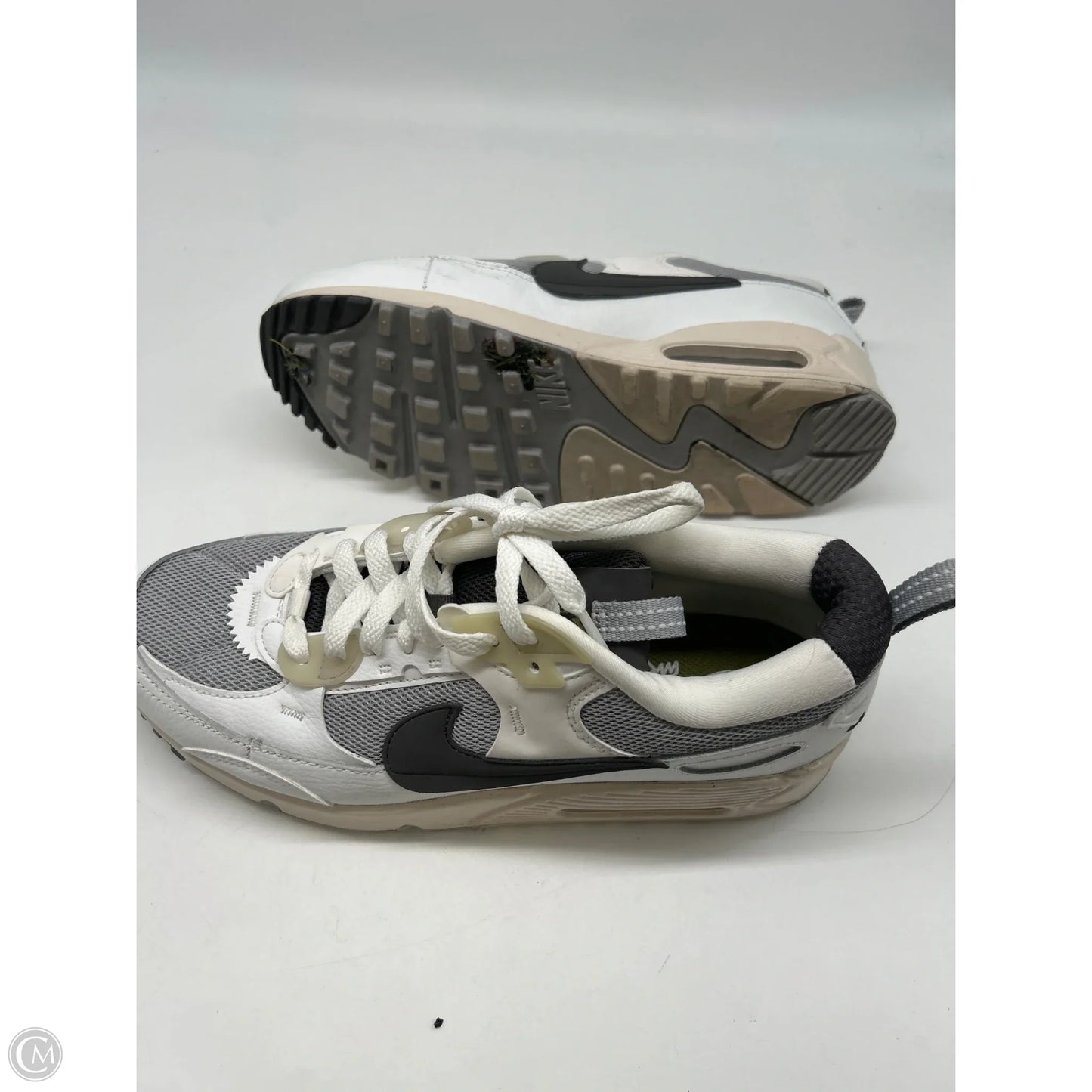 Shoes Sneakers By Nike In White, Size: 10