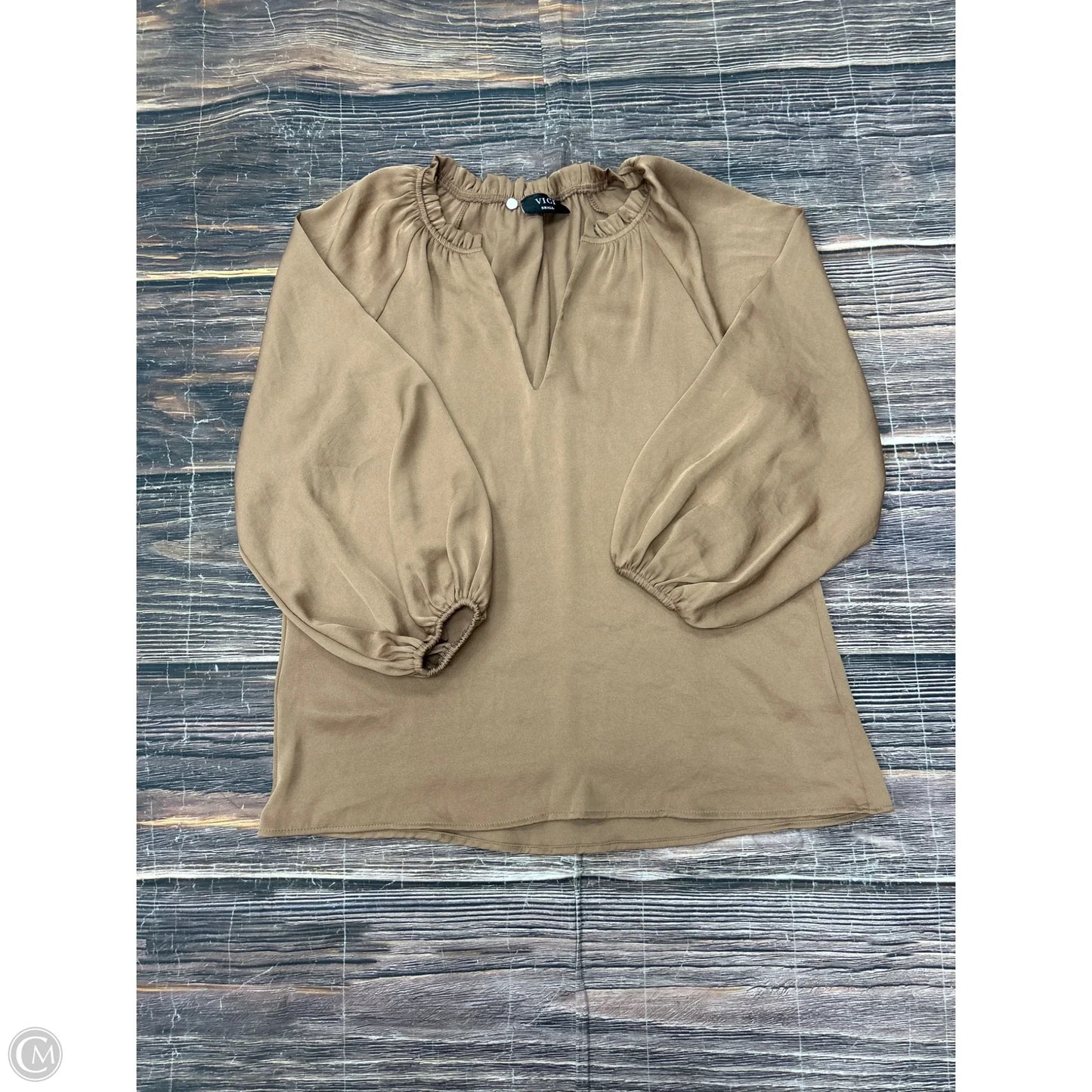 Top Long Sleeve By Vici In Tan, Size: S