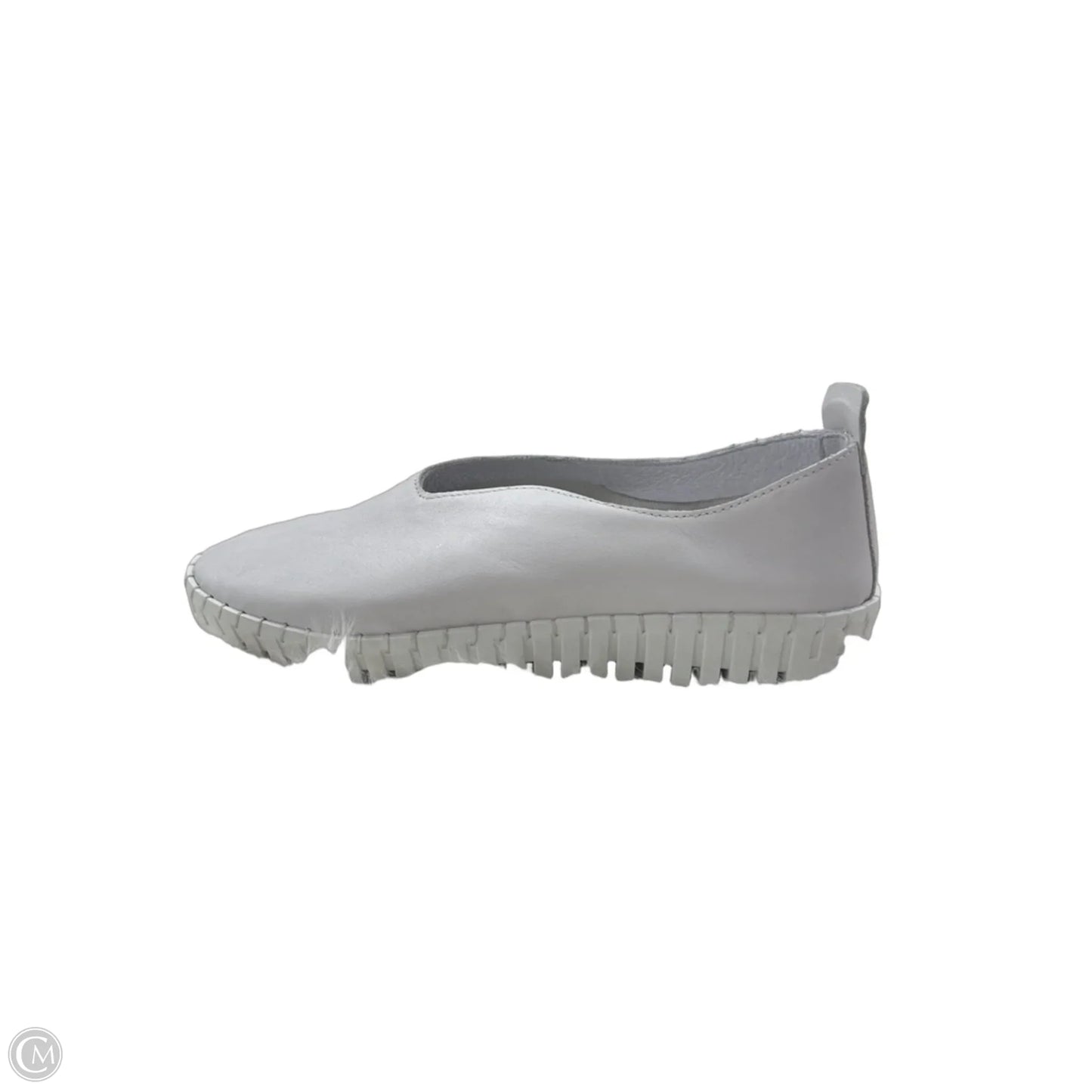 Shoes Flats By Clothes Mentor In White, Size: 10.5