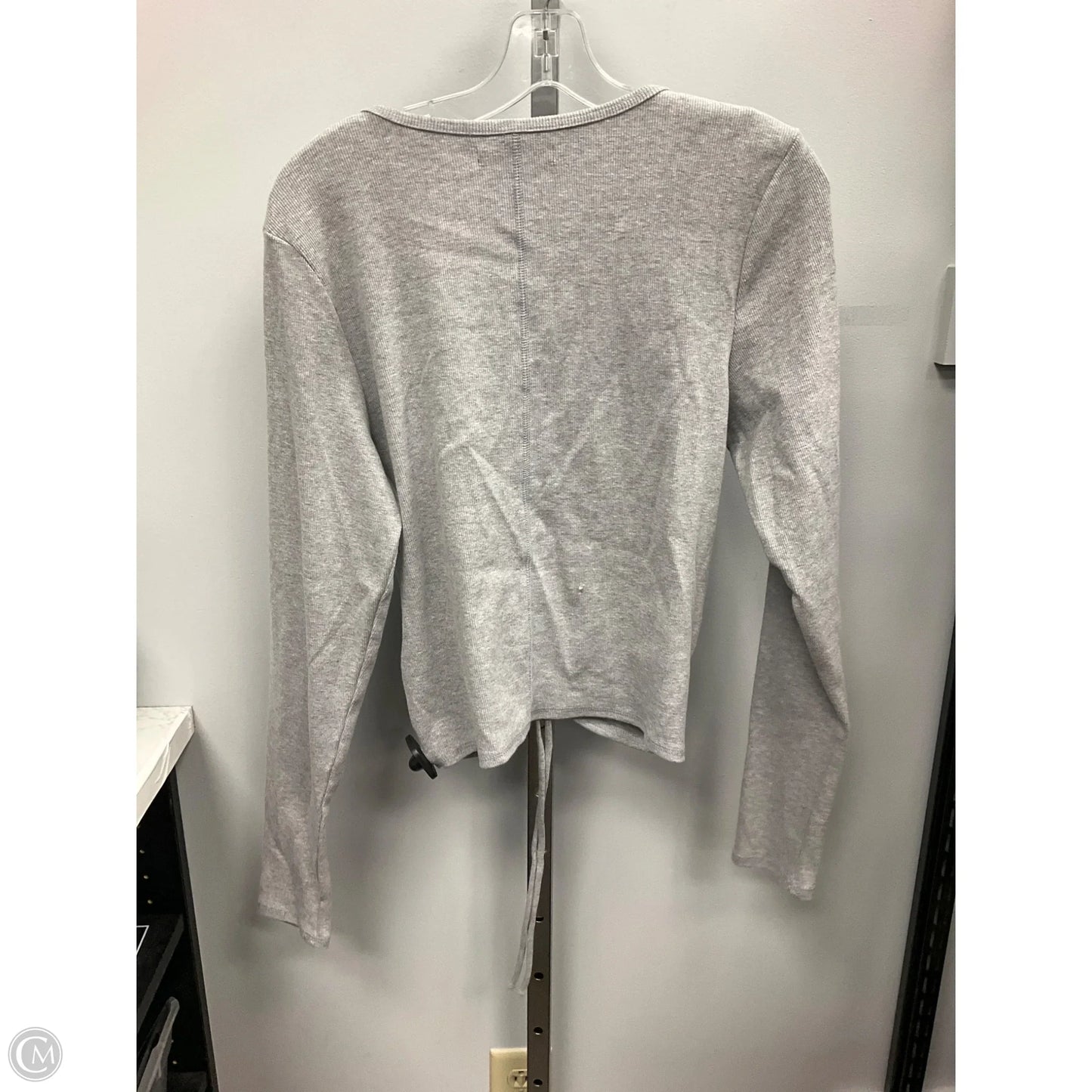 Top Long Sleeve By Abercrombie And Fitch In Grey, Size: Xl