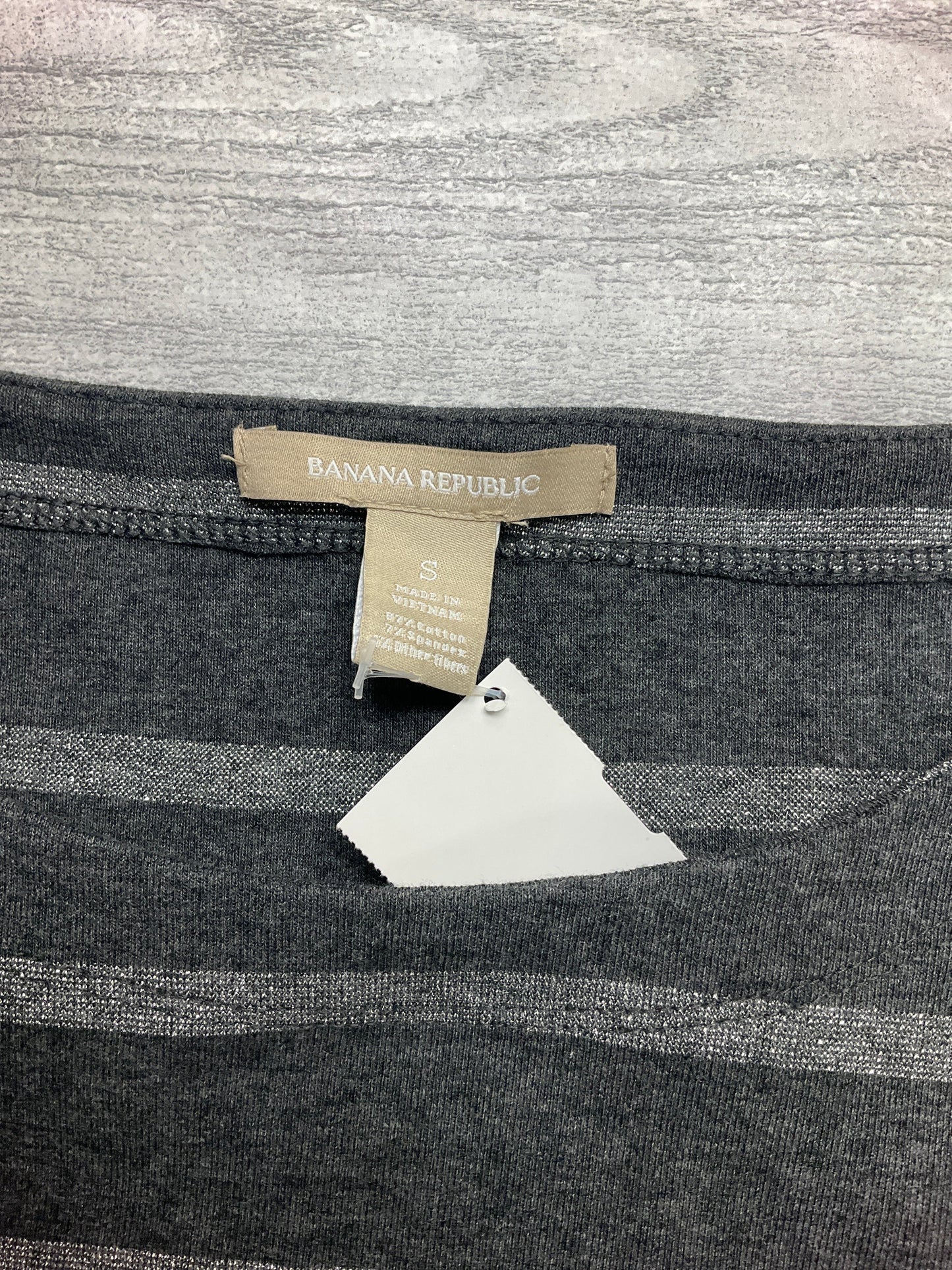 Top Long Sleeve By Banana Republic In Striped Pattern, Size: S