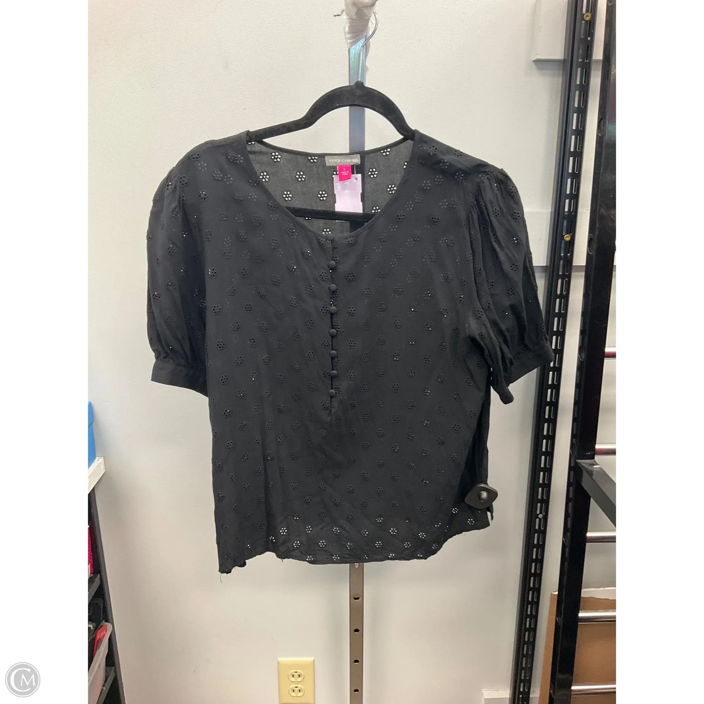 Top Short Sleeve By Vince Camuto In Black, Size: L