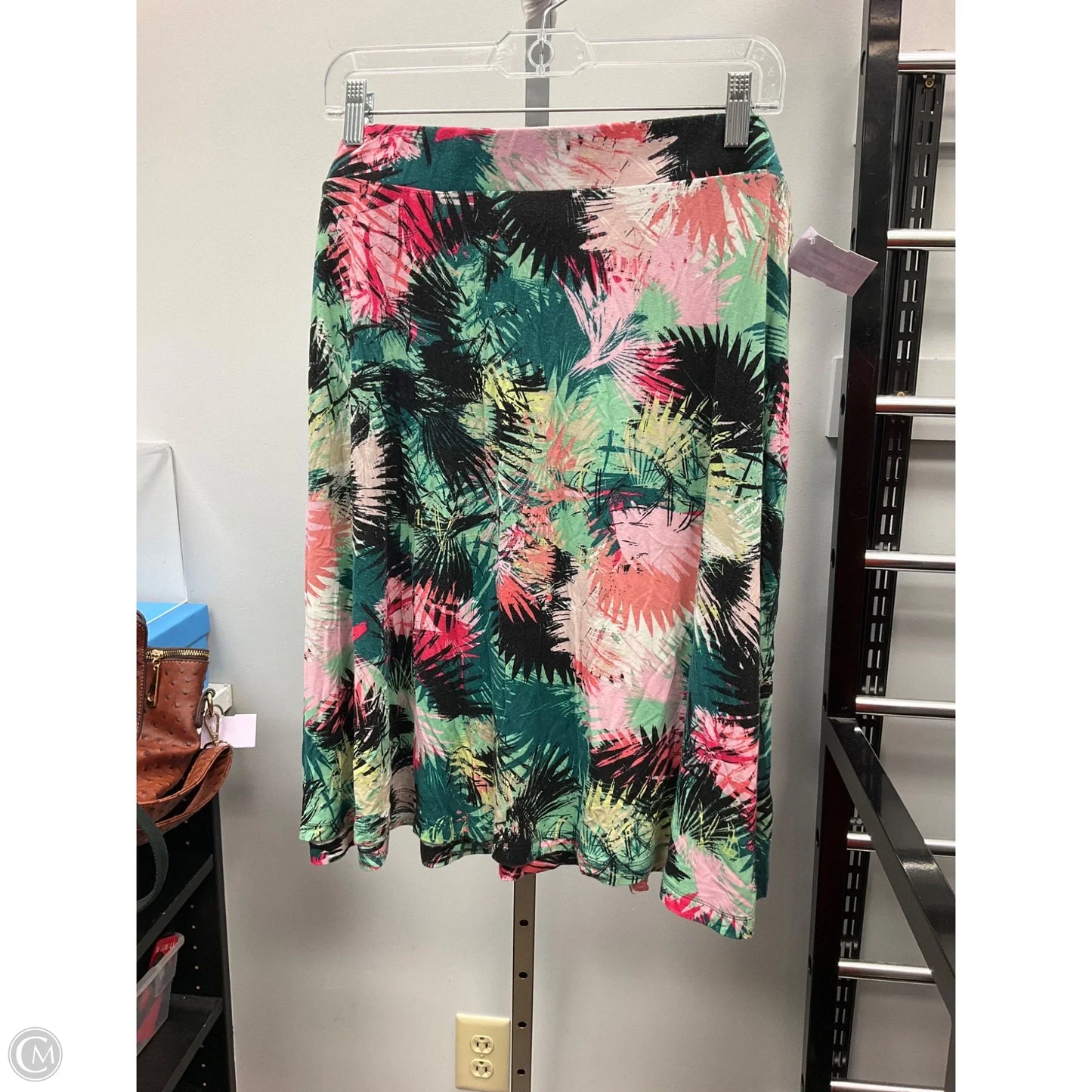 Skirt Mini & Short By Ava & Viv In Green & Pink, Size: 1x
