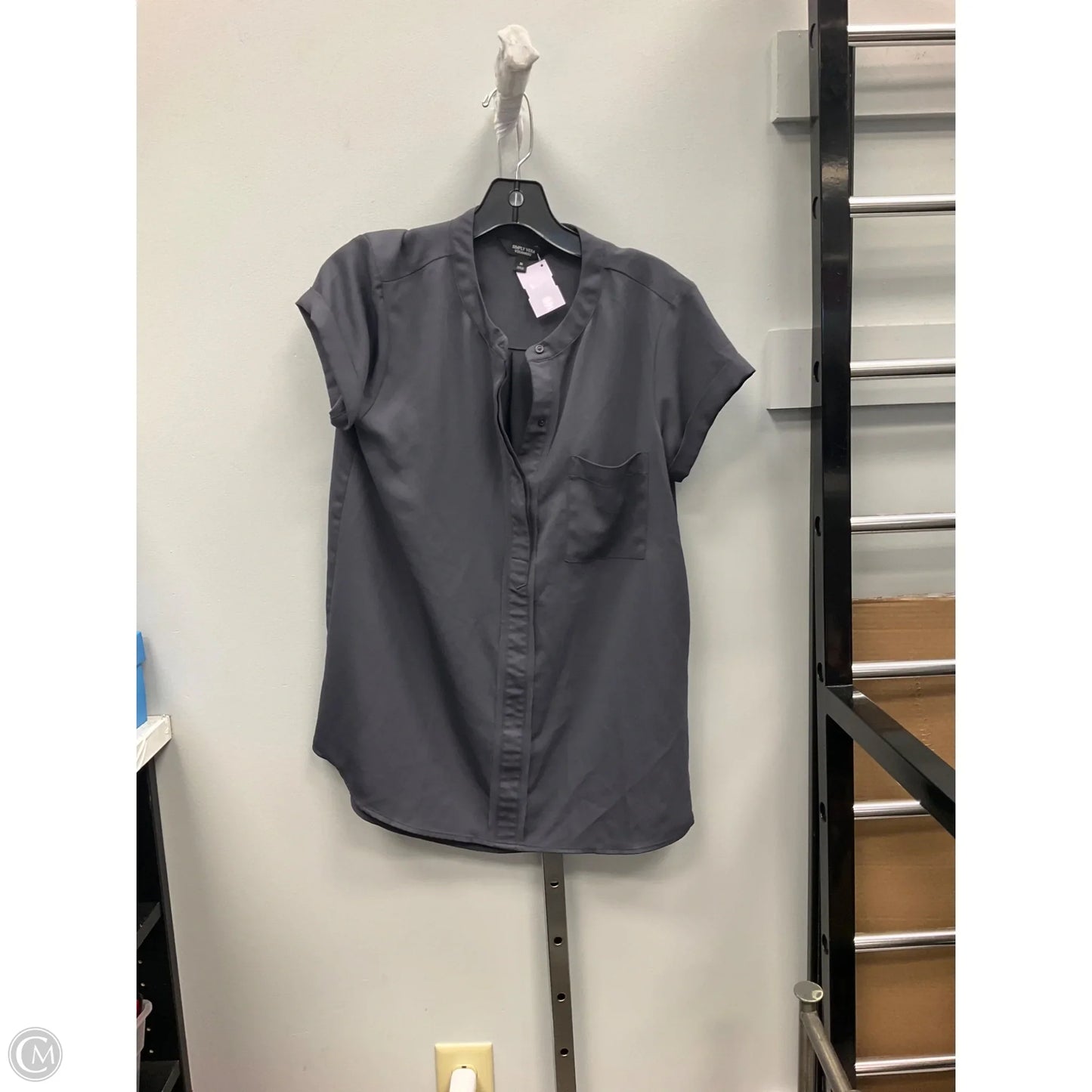 Top Short Sleeve By Simply Vera In Grey, Size: M