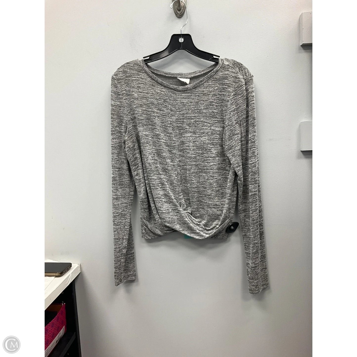 Top Long Sleeve By Abound In Grey, Size: L