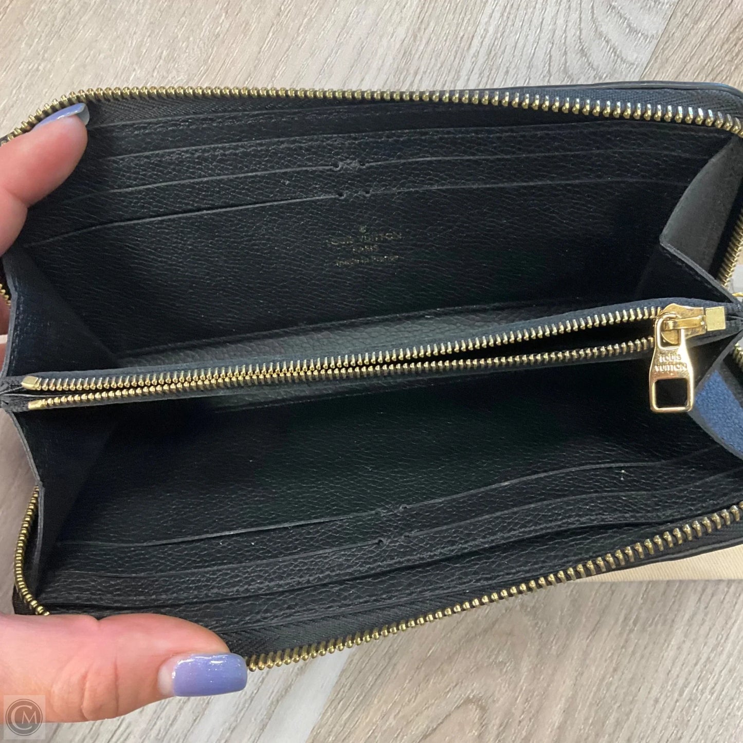 Wallet Luxury Designer By Louis Vuitton, Size: Medium