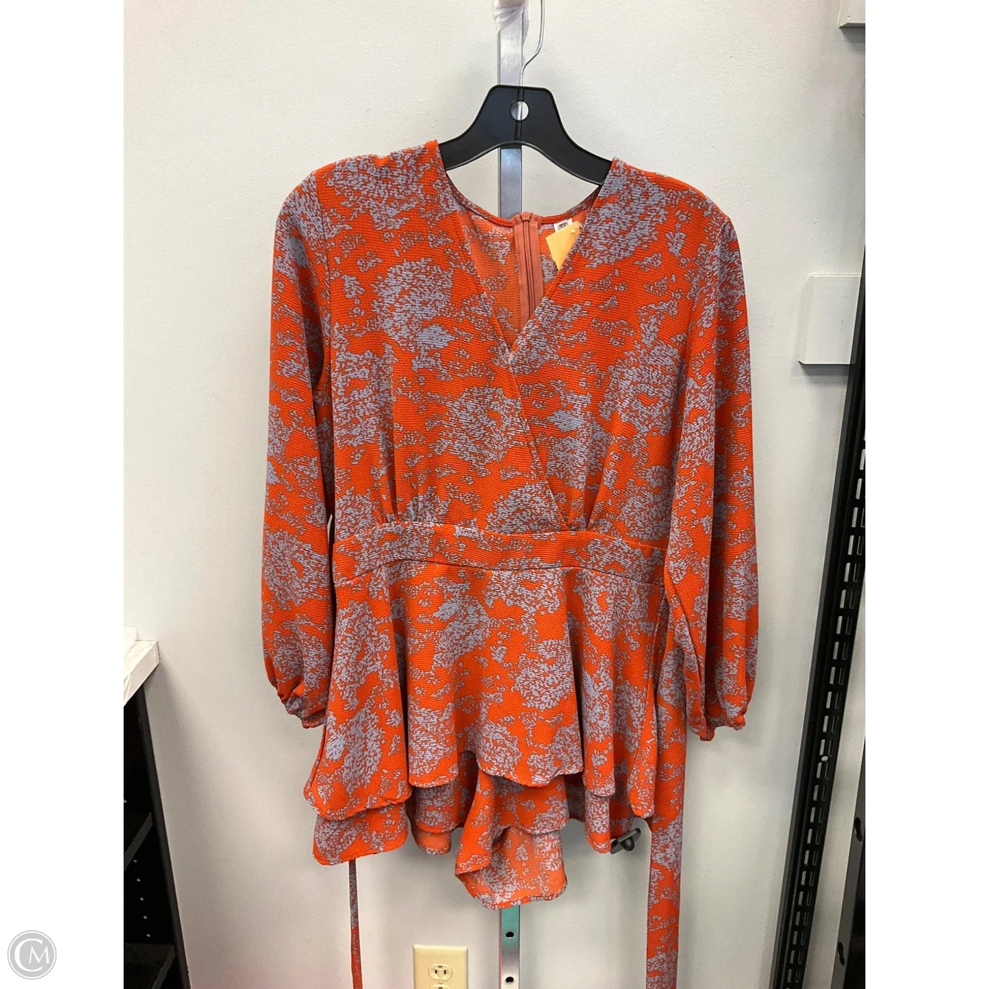 Top Long Sleeve By Clothes Mentor In Orange, Size: L