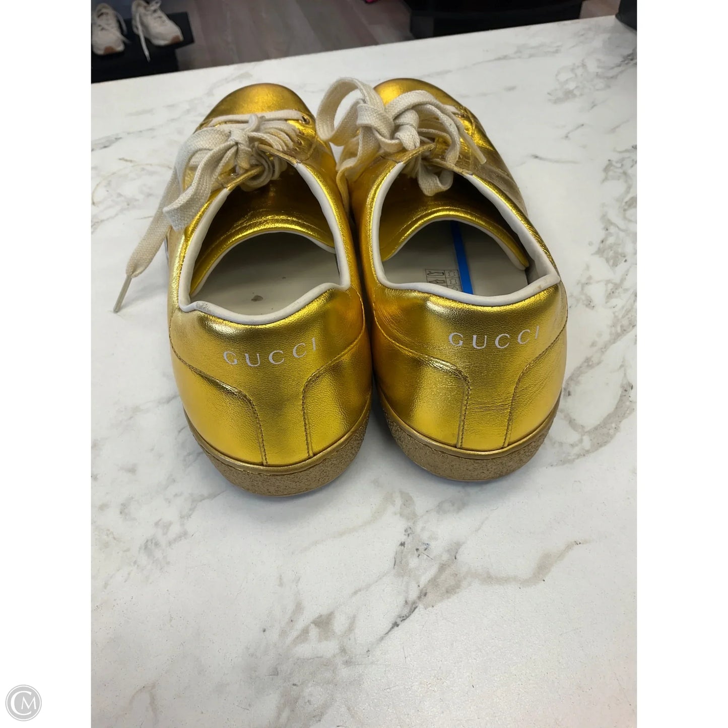 Shoes Luxury Designer By Gucci In Gold, Size: 9.5