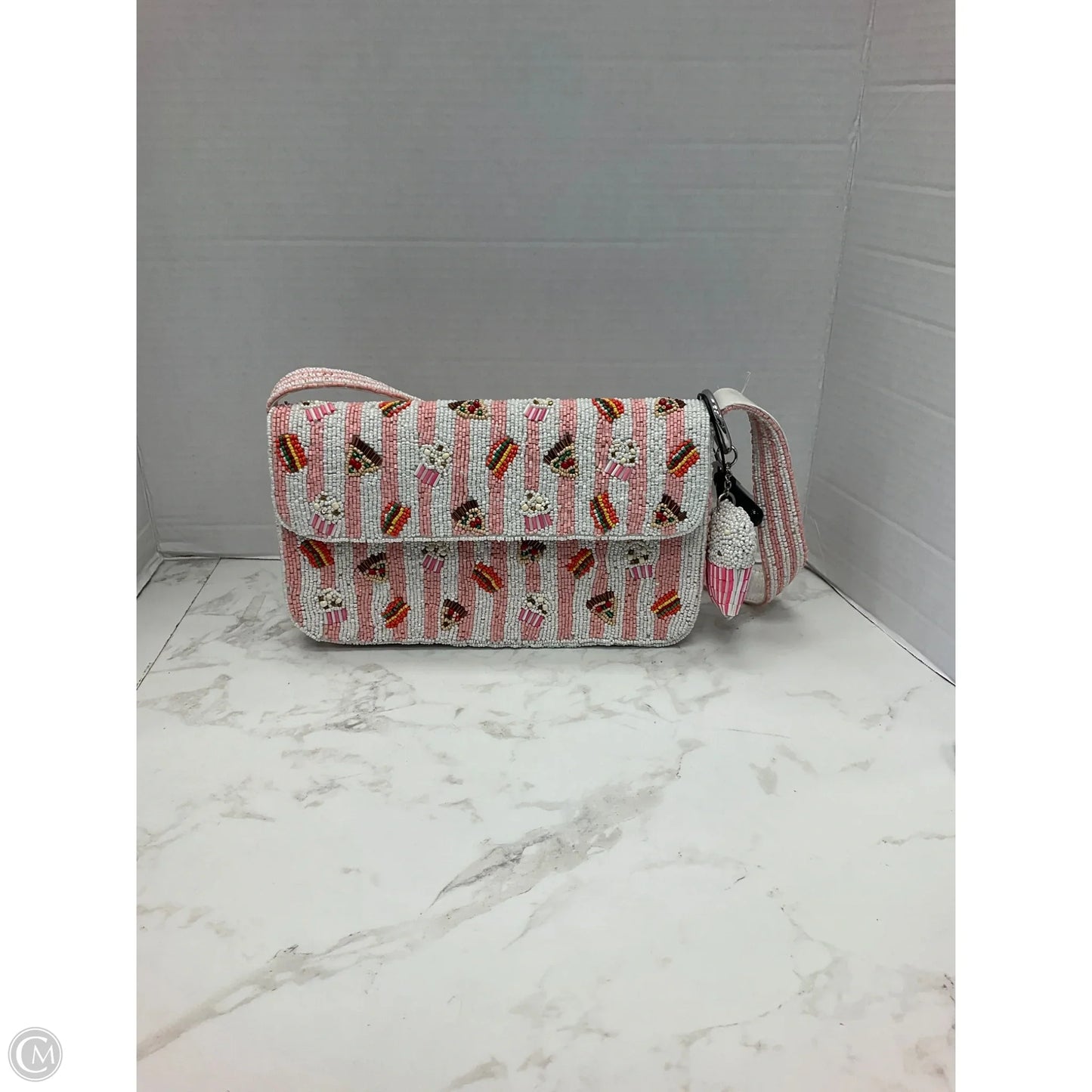 Handbag By Clothes Mentor, Size: Medium
