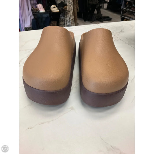 Shoes Heels Platform By Crocs In Brown, Size: 9