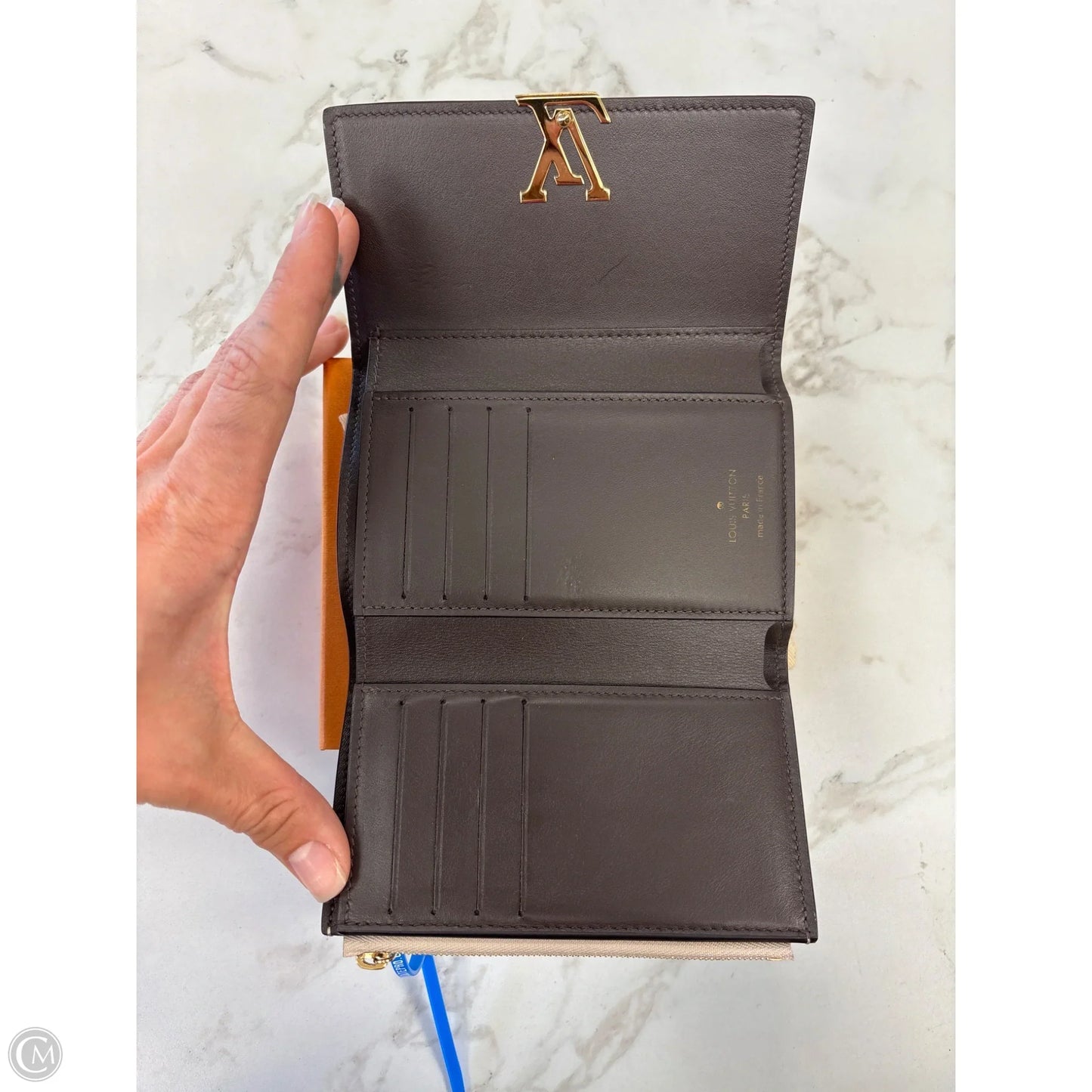 Wallet Luxury Designer By Louis Vuitton, Size: Medium