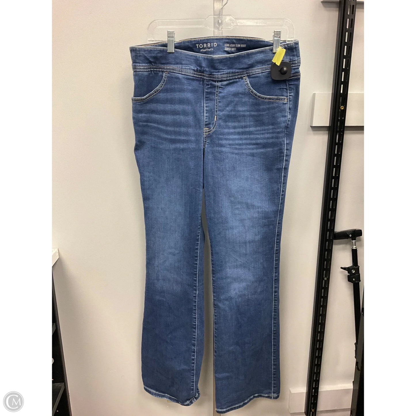 Jeans Flared By Torrid In Blue Denim, Size: 10