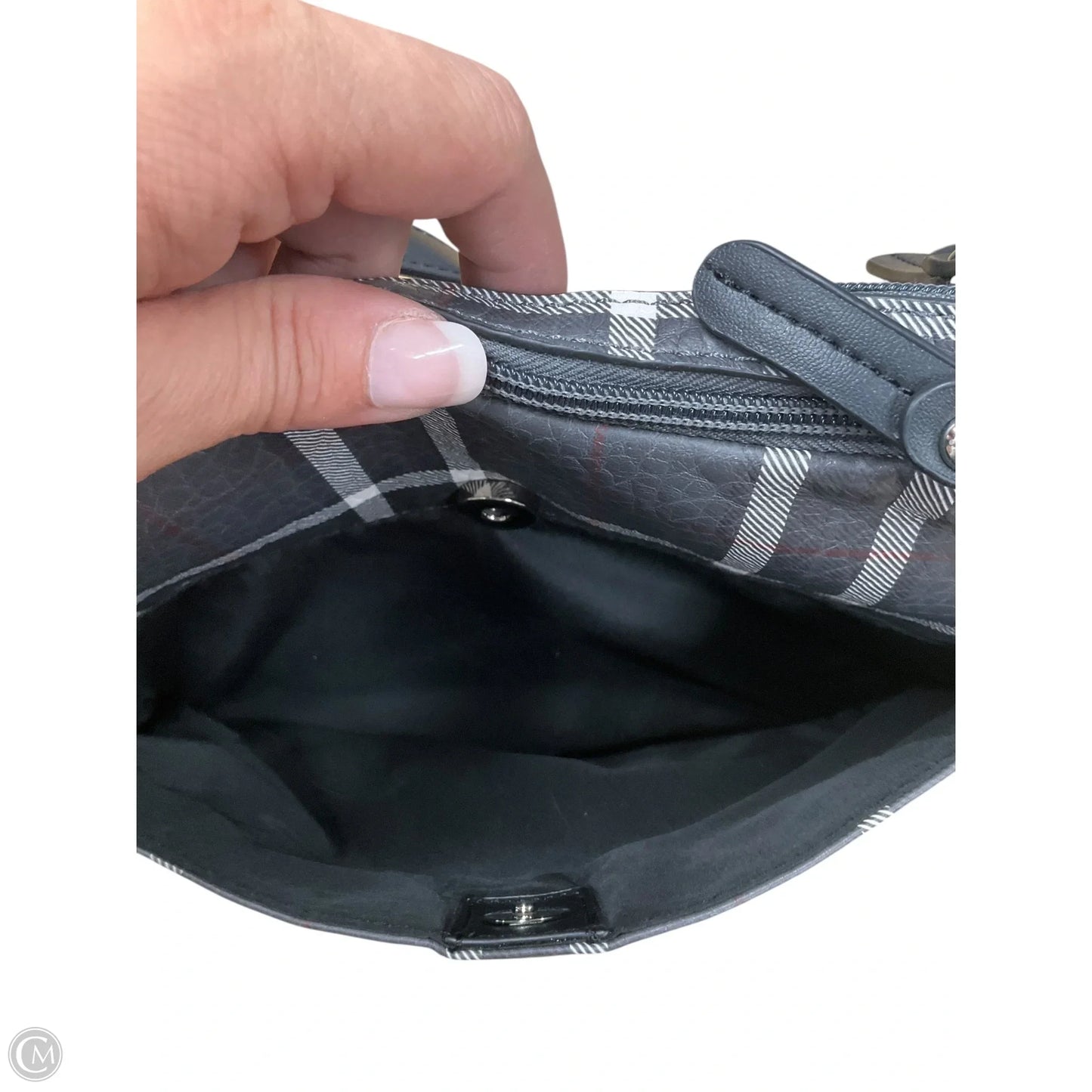 Crossbody By Clothes Mentor, Size: Medium