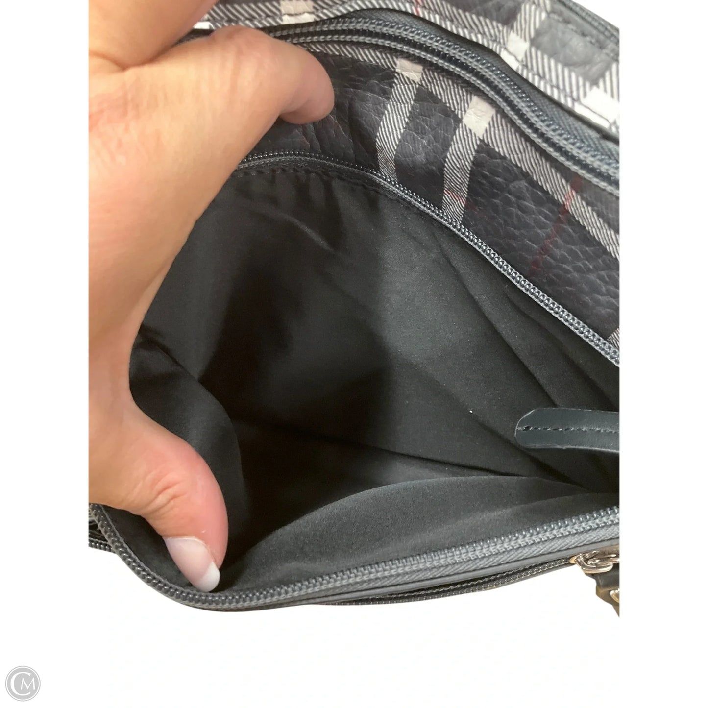 Crossbody By Clothes Mentor, Size: Medium