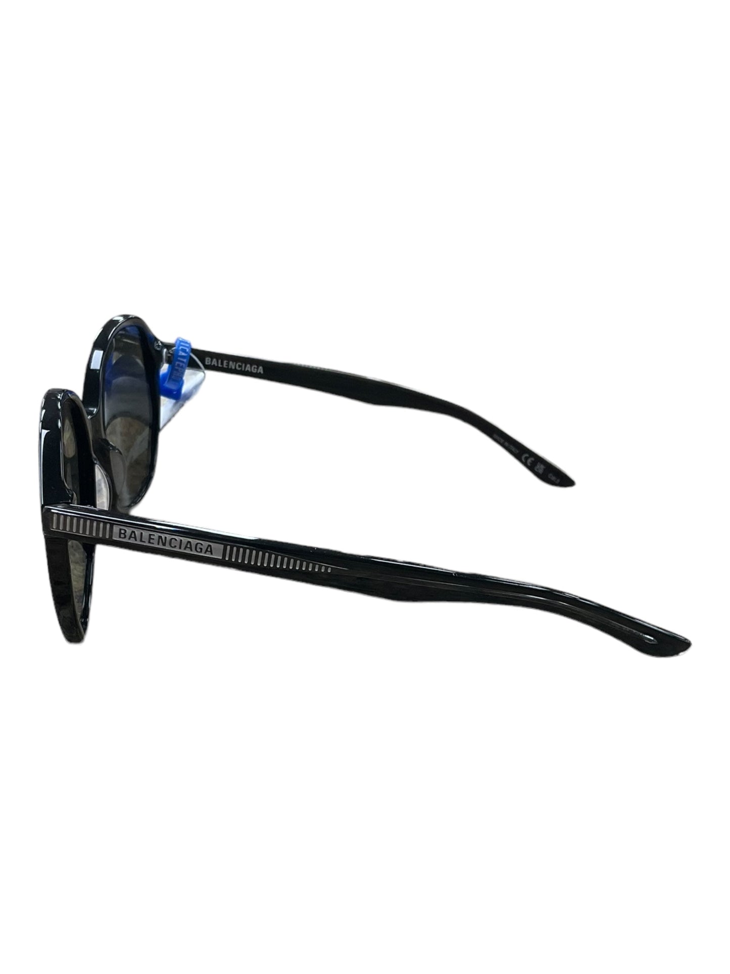 Sunglasses By Balenciaga Size: 01 Piece