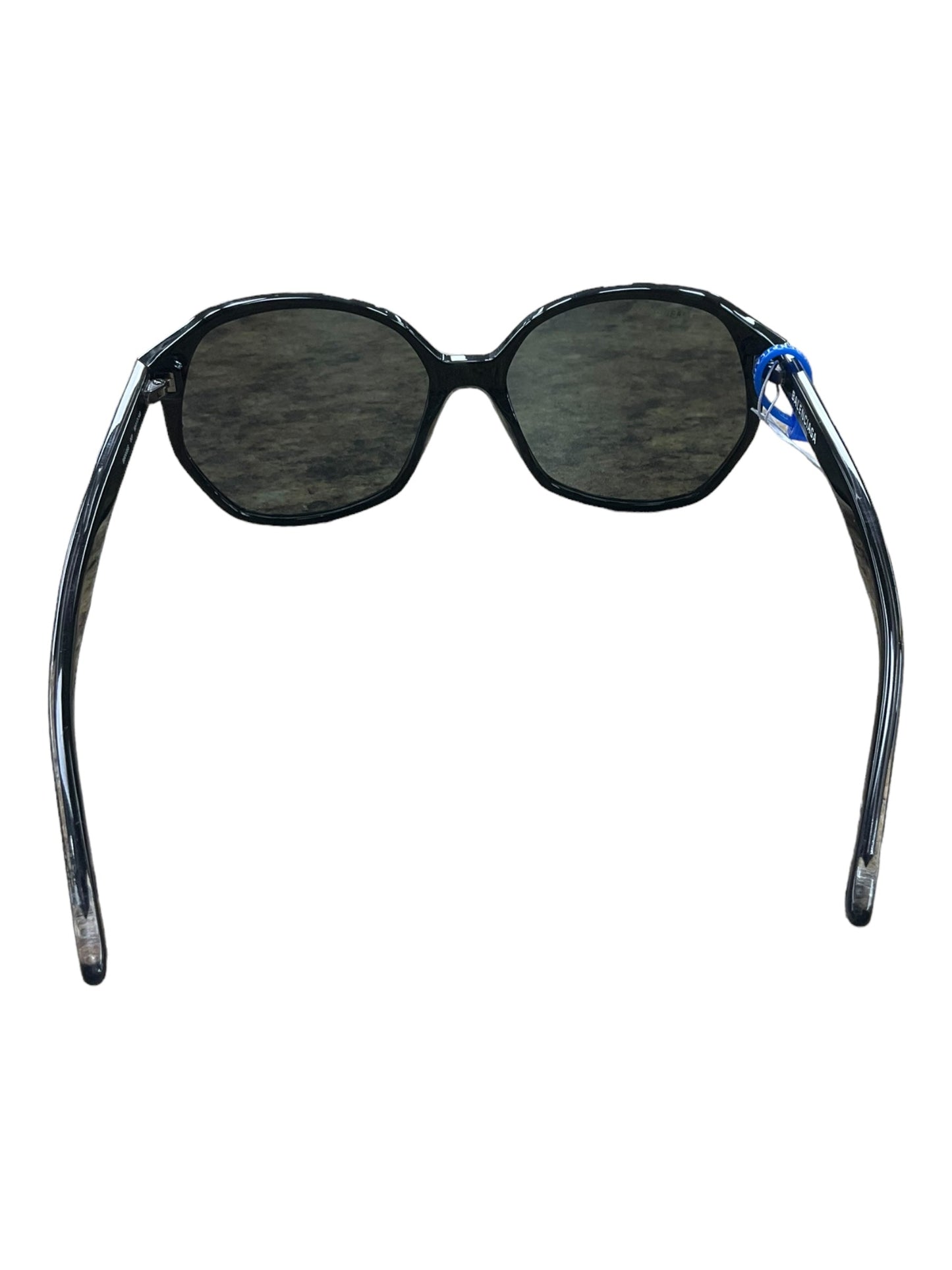 Sunglasses By Balenciaga Size: 01 Piece