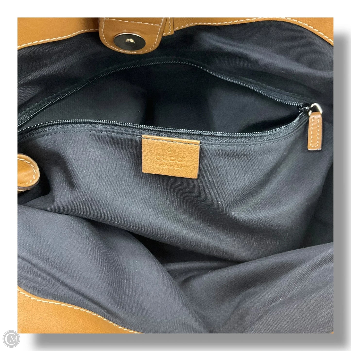 Handbag Luxury Designer By Gucci, Size: Medium