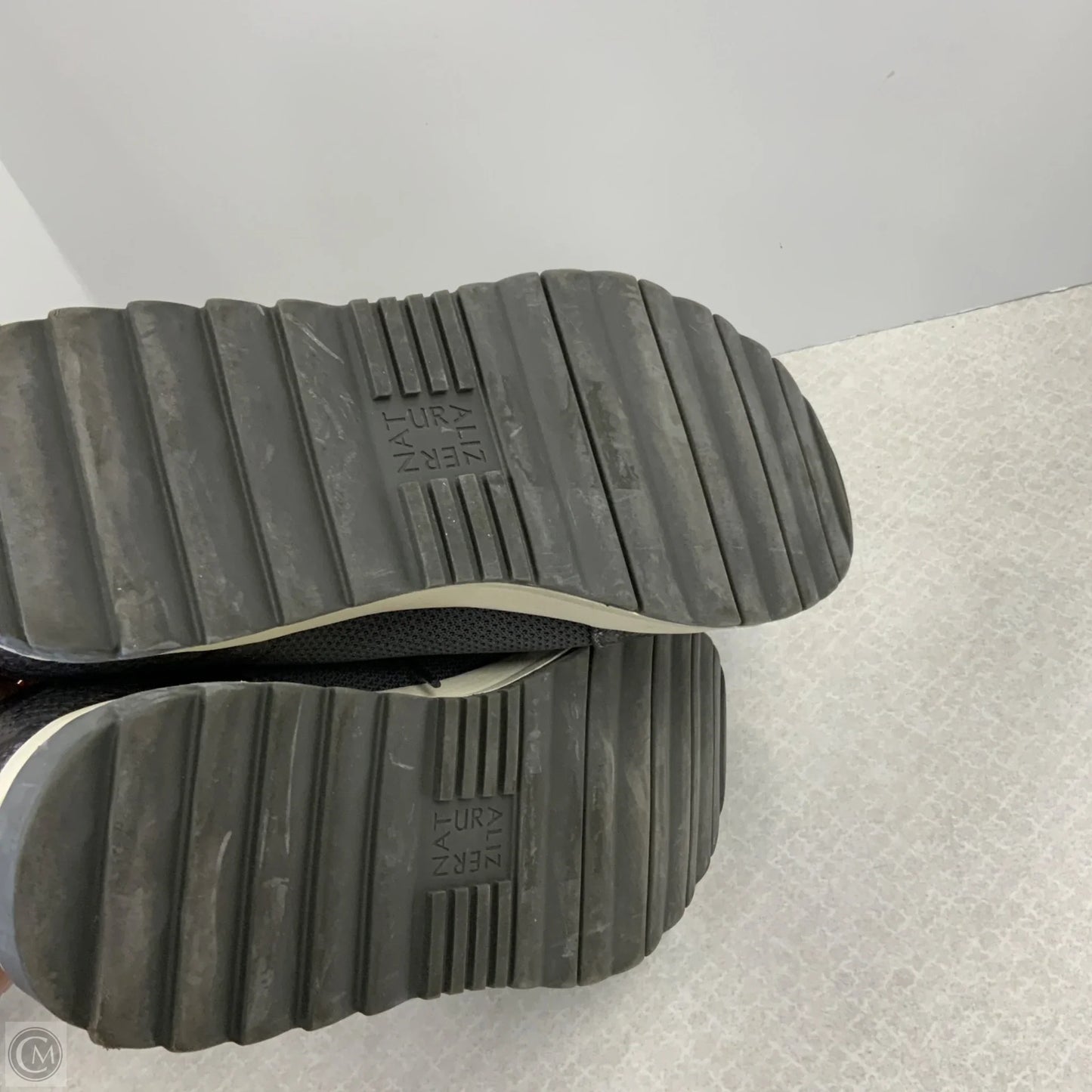 Shoes Sneakers By Naturalizer In Grey, Size: 10