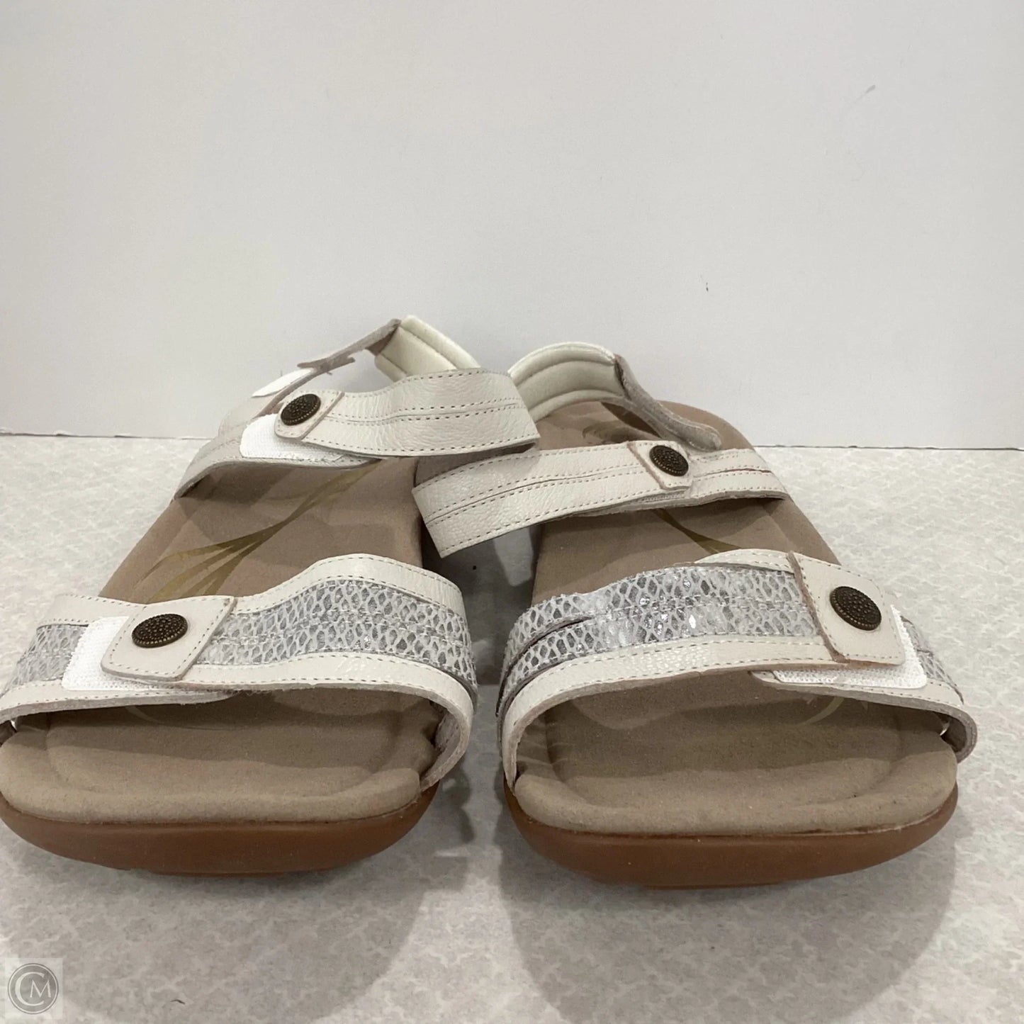 Sandals Flats By Abeo In White, Size: 10