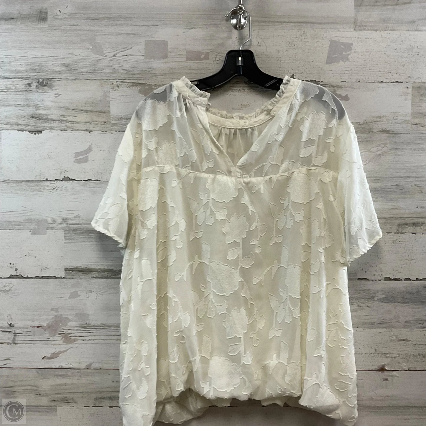 Blouse Short Sleeve By Torrid In Cream, Size: 3x