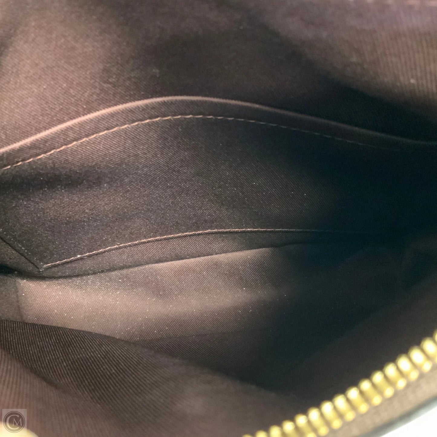 Crossbody Luxury Designer By Louis Vuitton, Size: Small