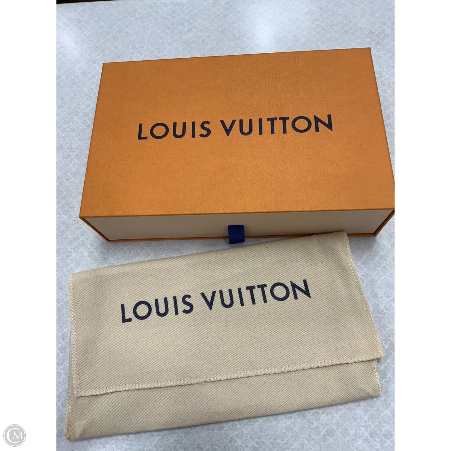 Wallet Luxury Designer By Louis Vuitton, Size: Medium