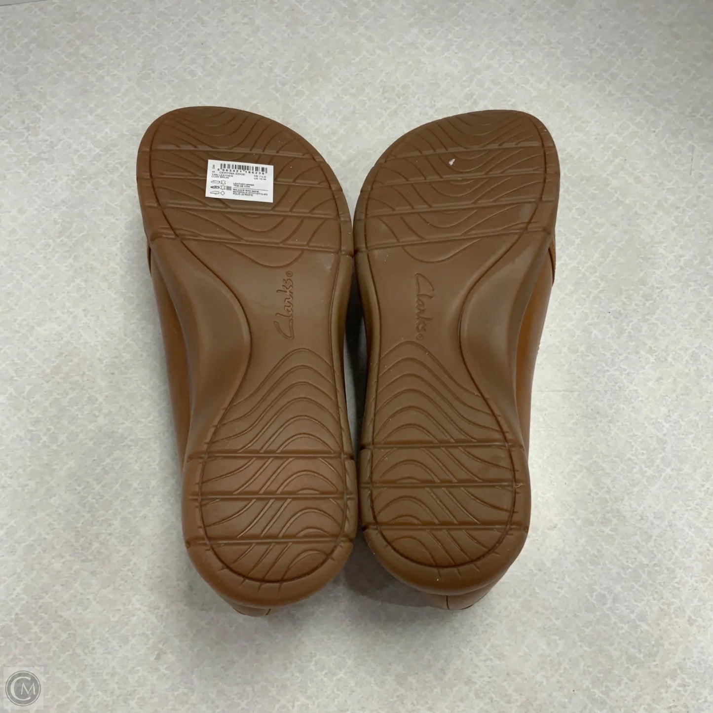 Shoes Flats By Clarks In Brown, Size: 10