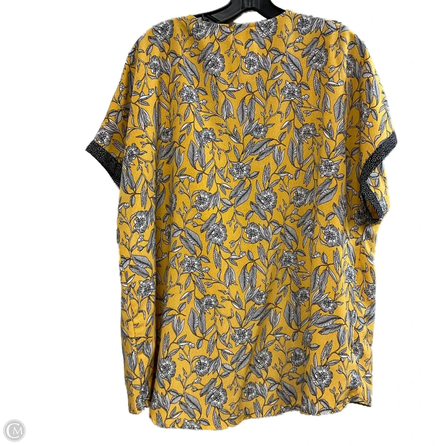 Top Short Sleeve By Cj Banks In Gold, Size: 1x