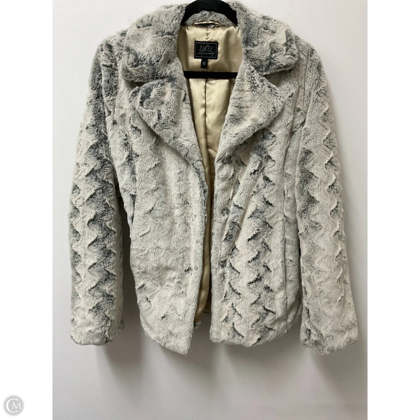 Jacket Faux Fur & Sherpa By Cmb In Grey, Size: M