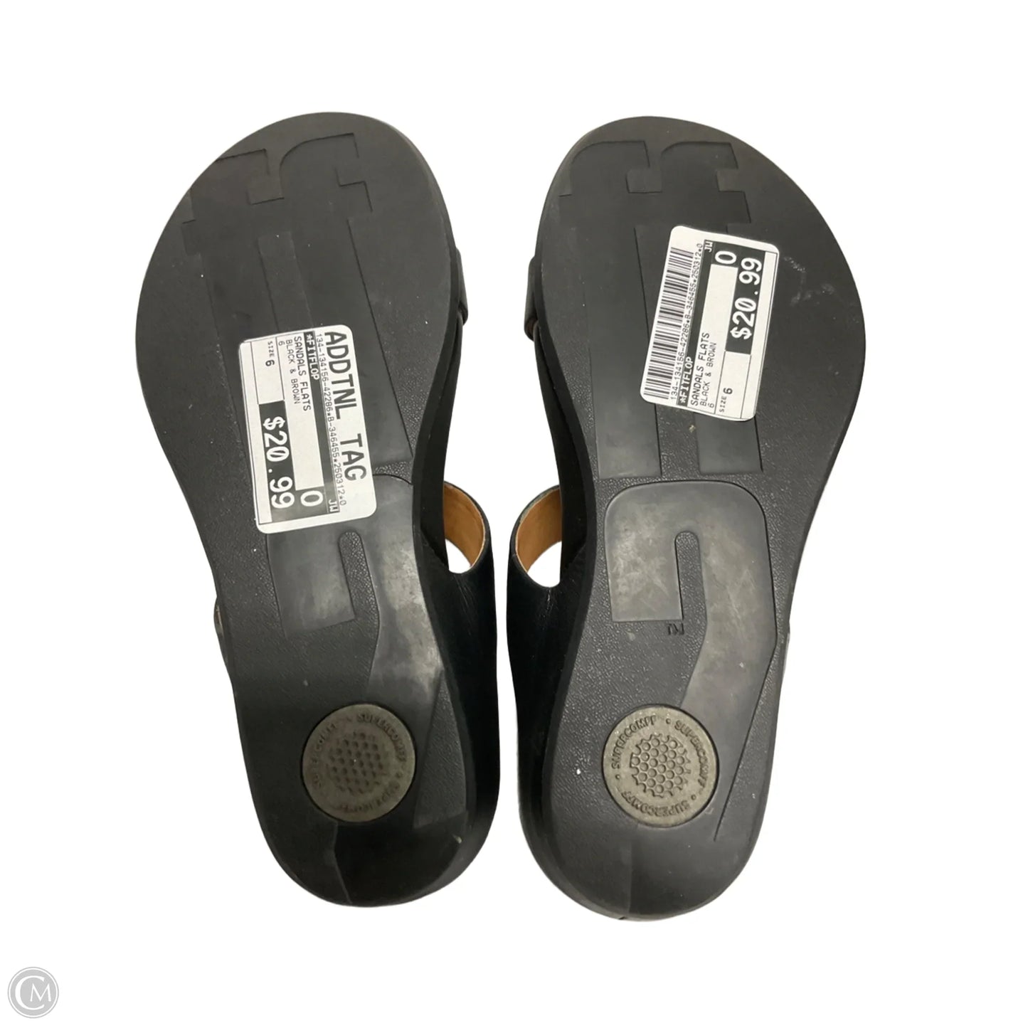 Sandals Flats By Fitflop In Black & Brown, Size: 6