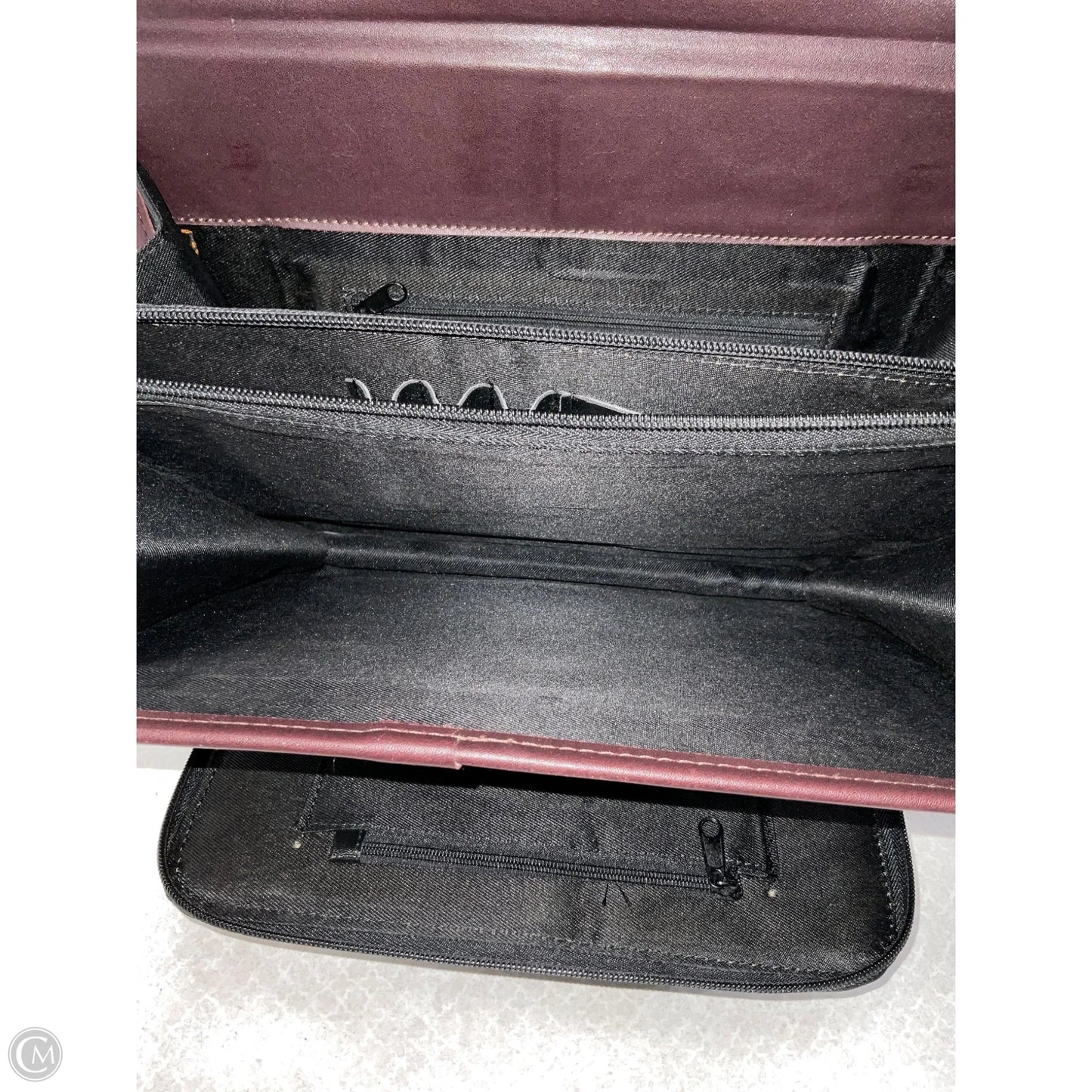 Crossbody By Clothes Mentor, Size: Medium