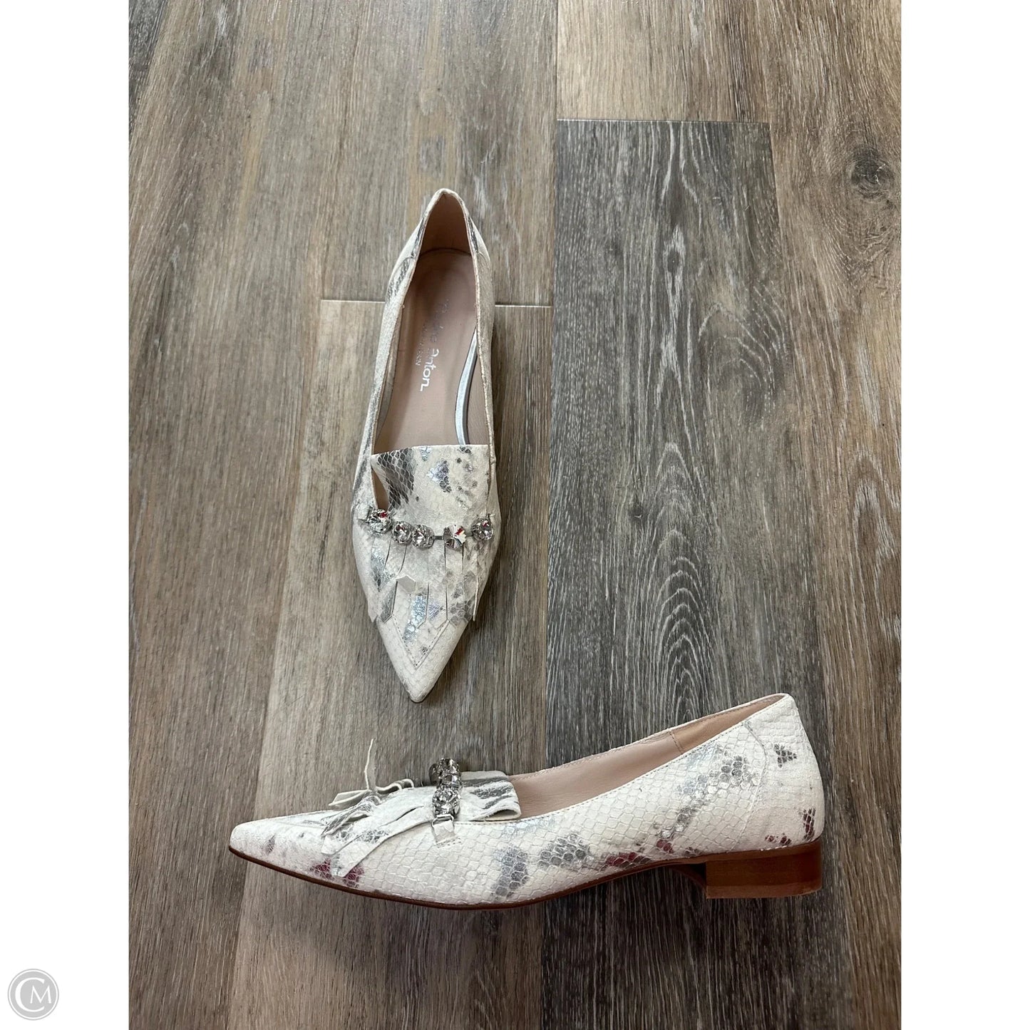 Shoes Flats By Pedro Anton In Silver & White, Size: 8.5