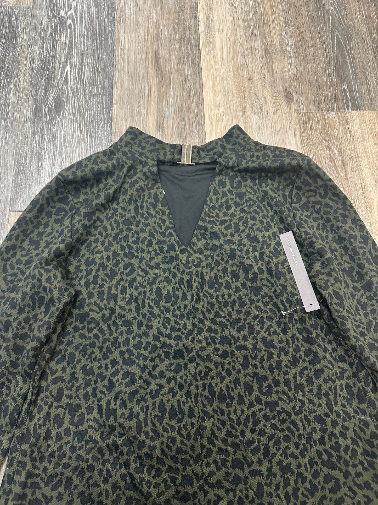 Dress Casual Short By Hutch In Green, Size: L