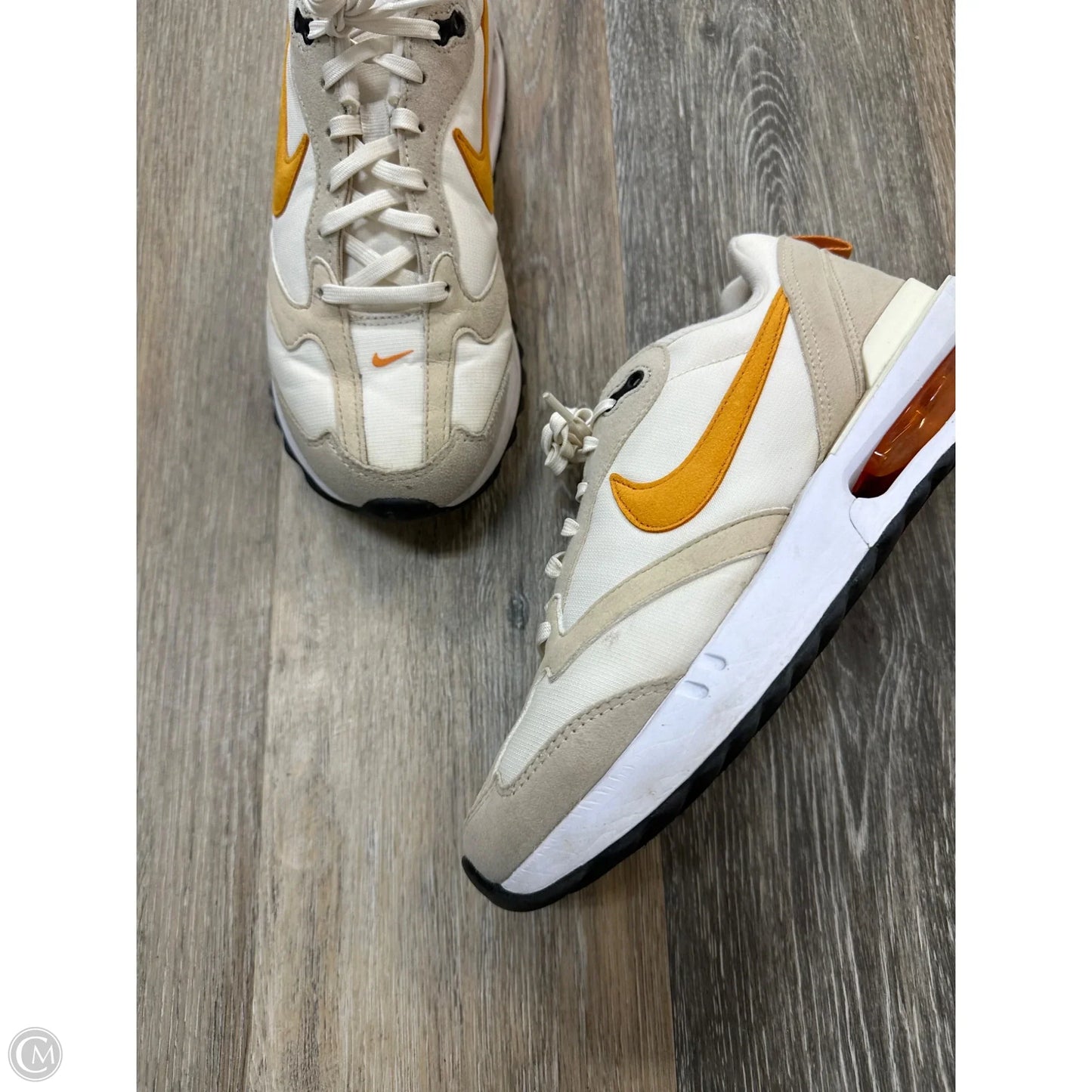 Shoes Athletic By Nike In Cream, Size: 8.5