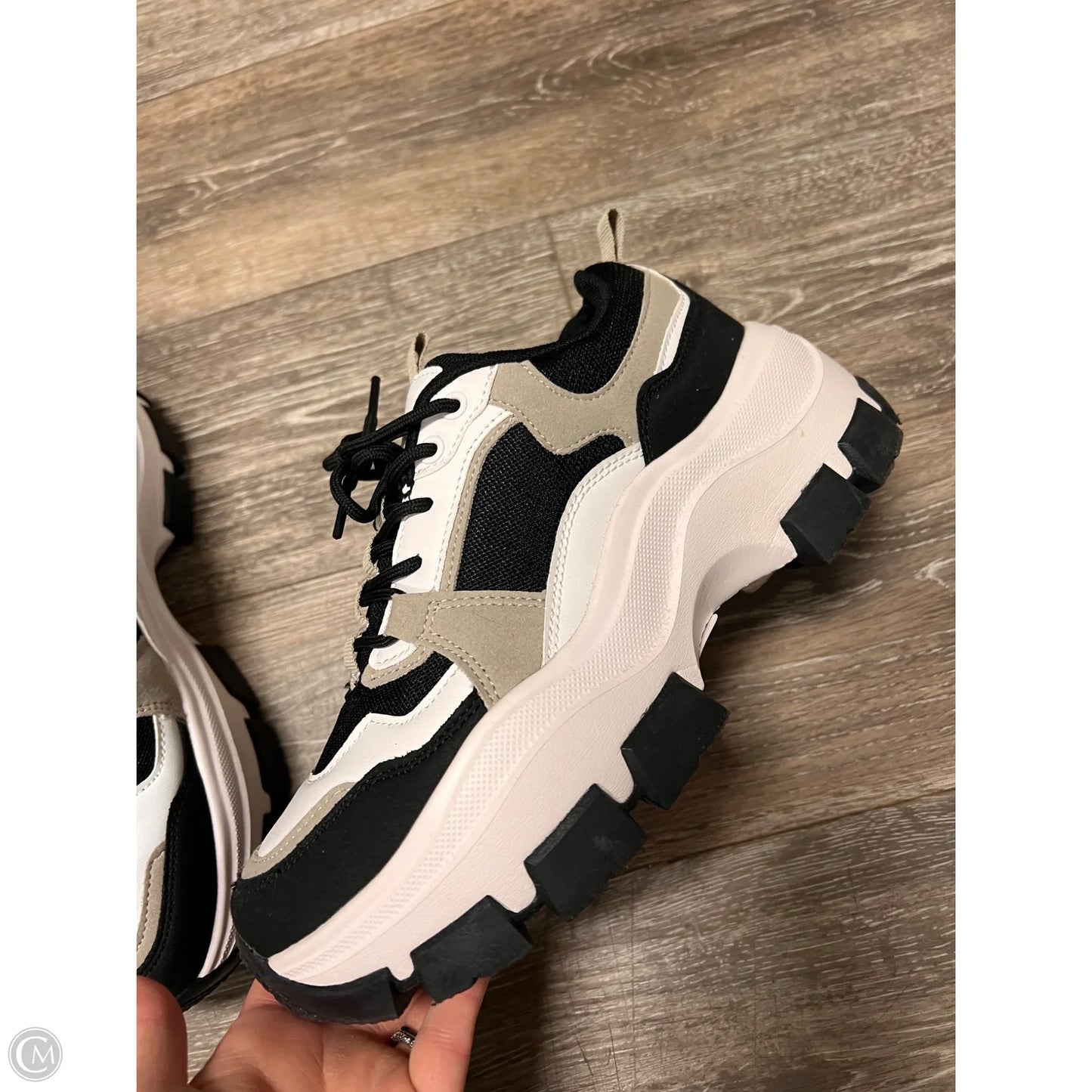 Shoes Athletic By Berness In Black, Size: 9